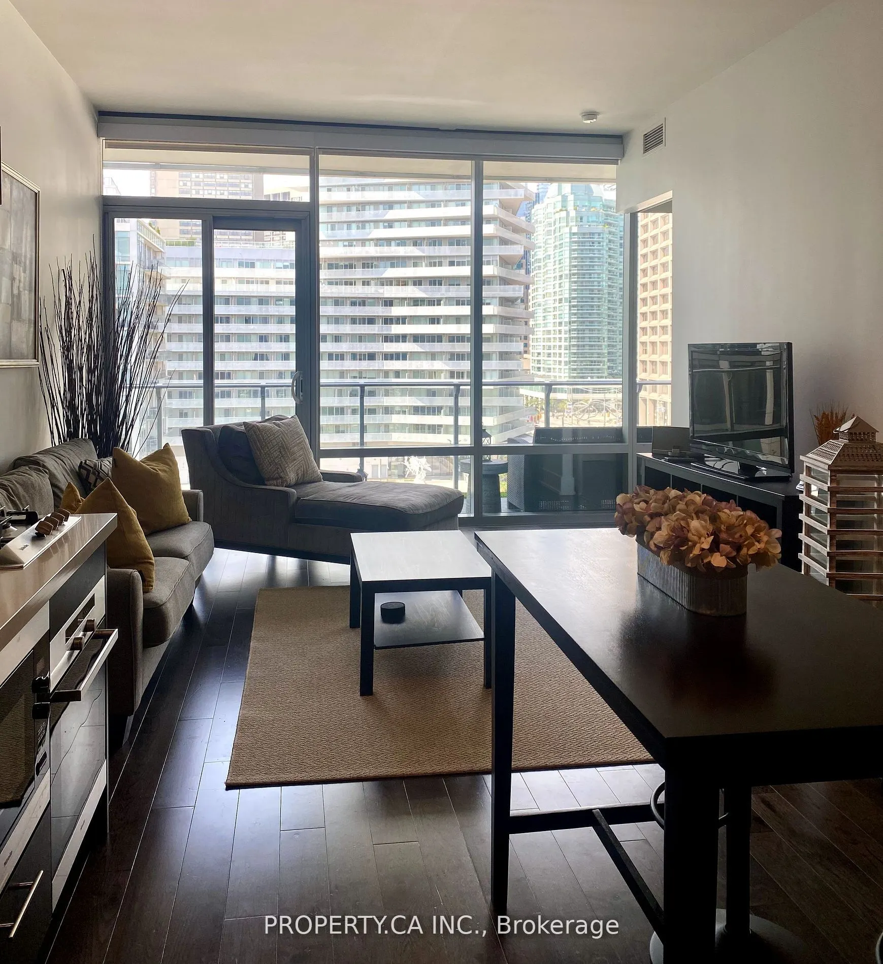 39 Queens Quay E, #735