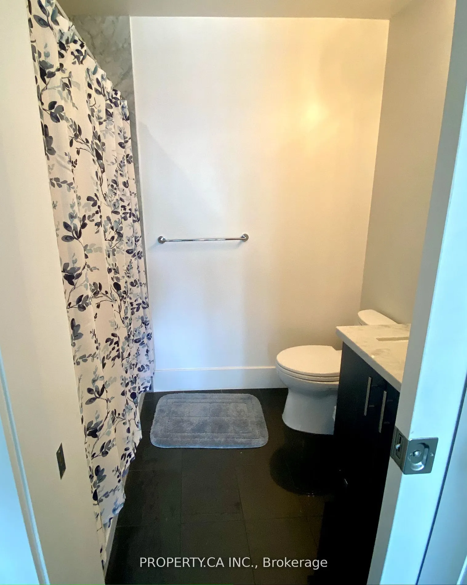 39 Queens Quay E, #735