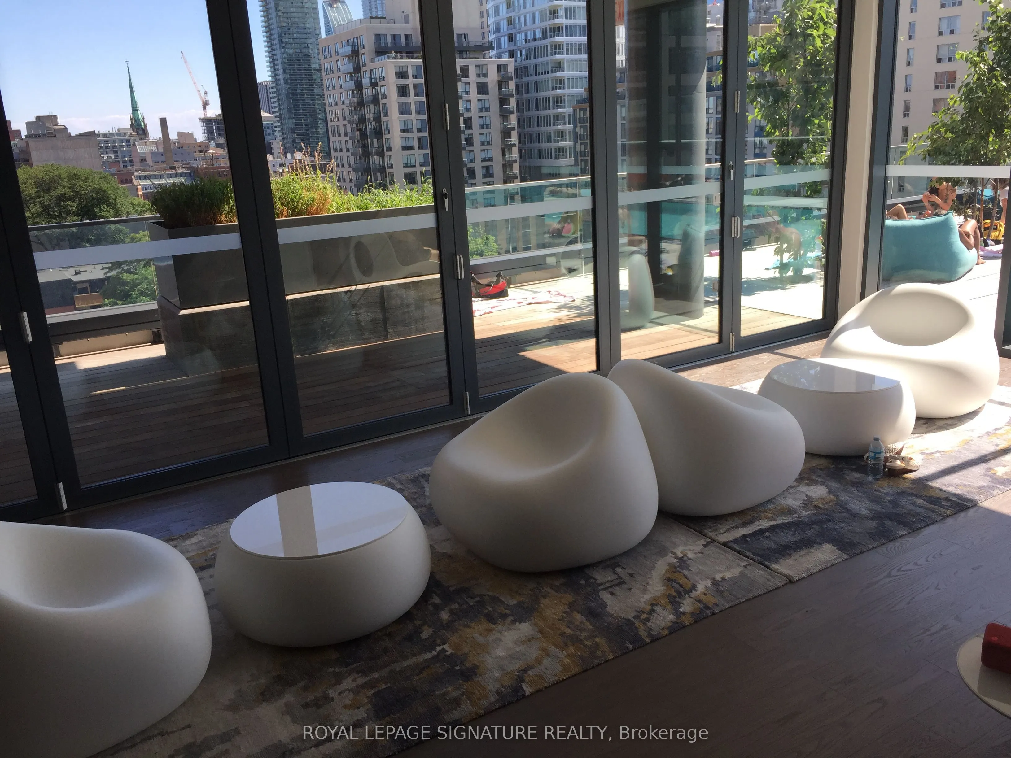 159 Dundas Street E, #411