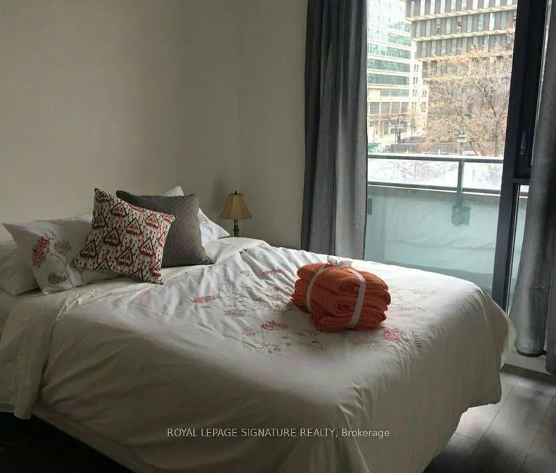 159 Dundas Street E, #411