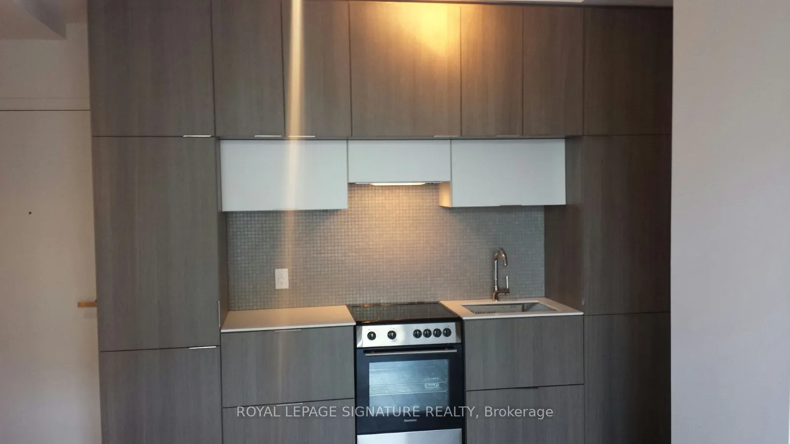 159 Dundas Street E, #411