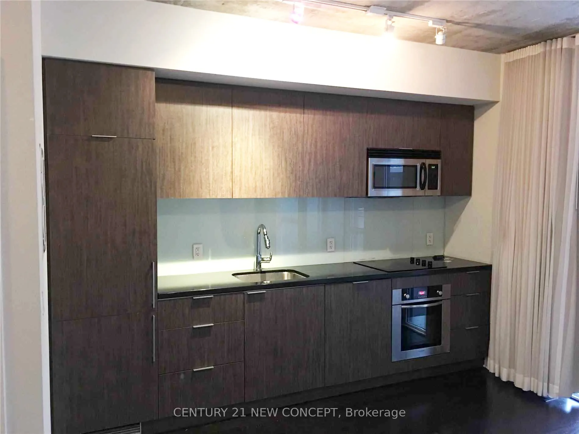 478 King Street W, #915