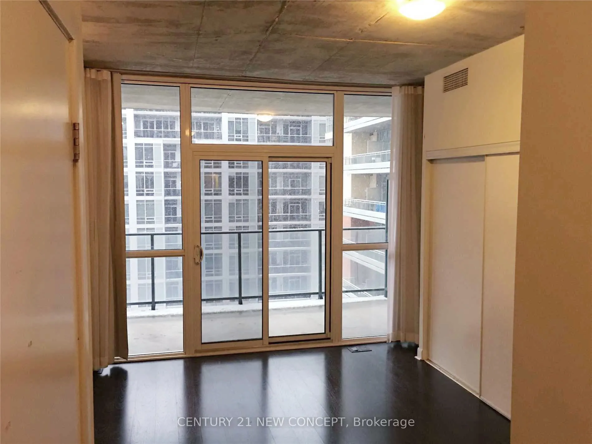 478 King Street W, #915