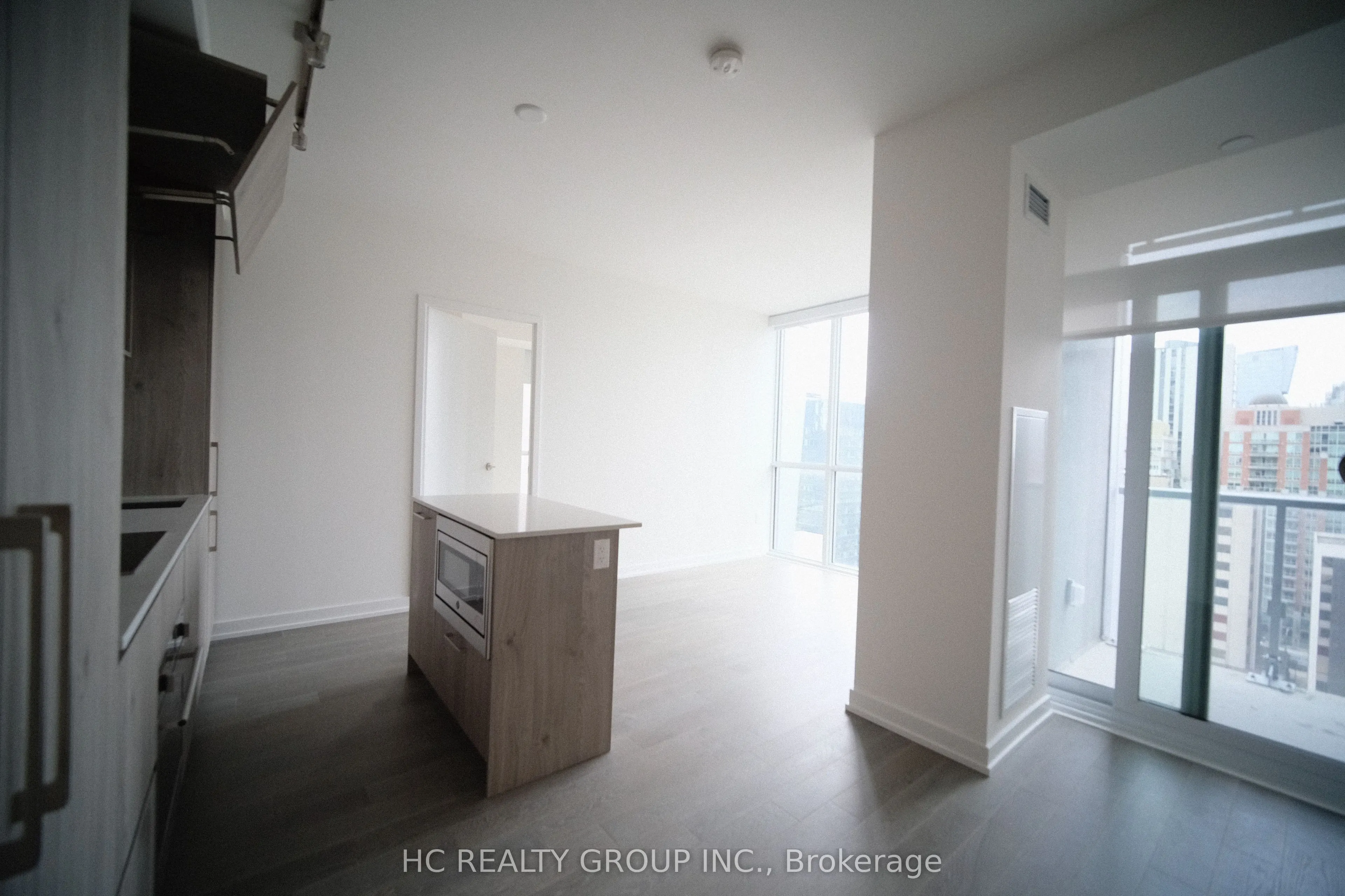 1 Yorkville Avenue, #1302
