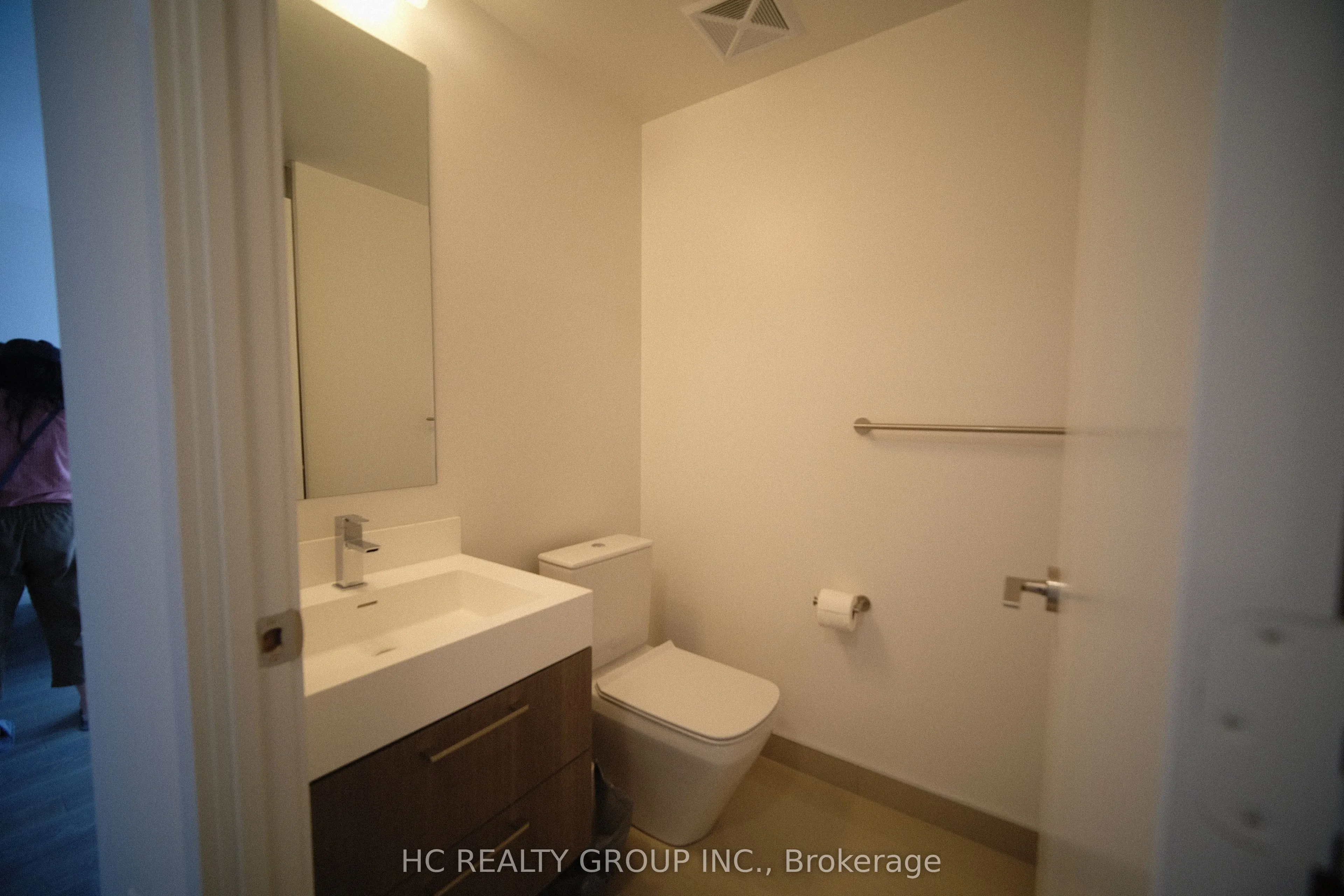 1 Yorkville Avenue, #1302
