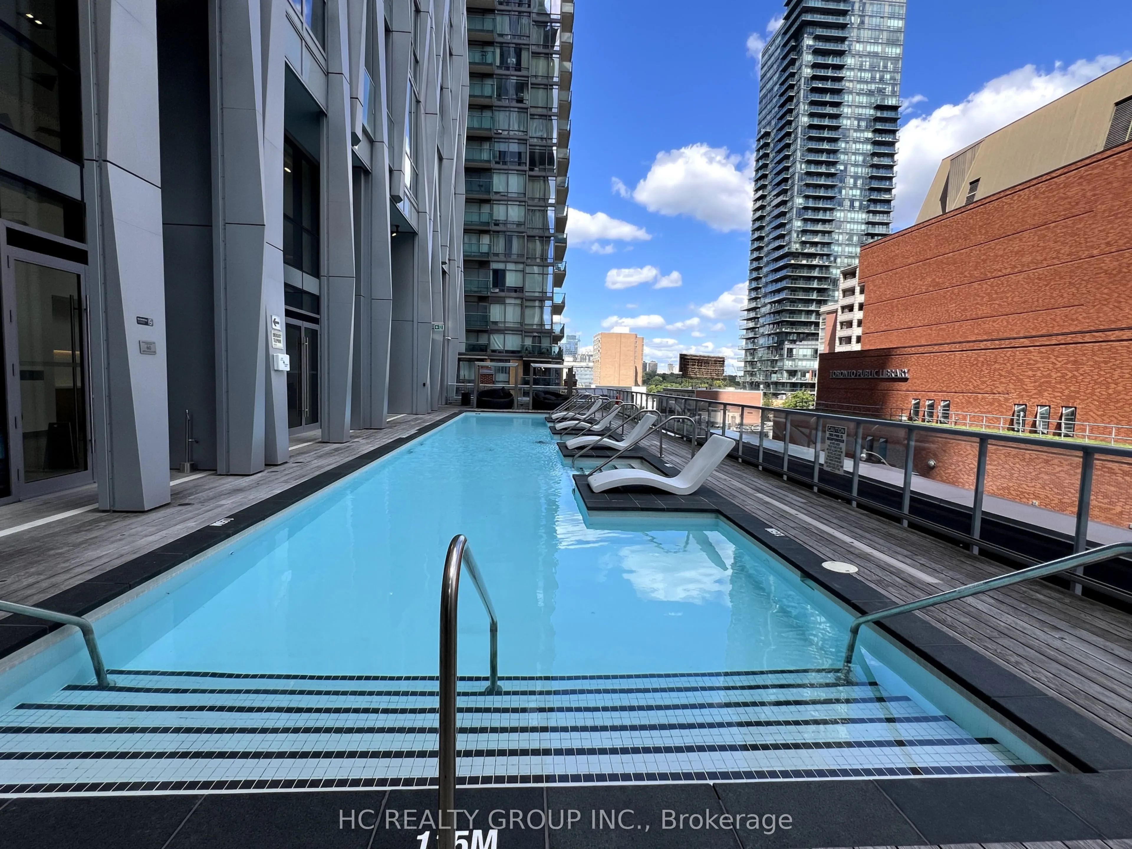 1 Yorkville Avenue, #1302