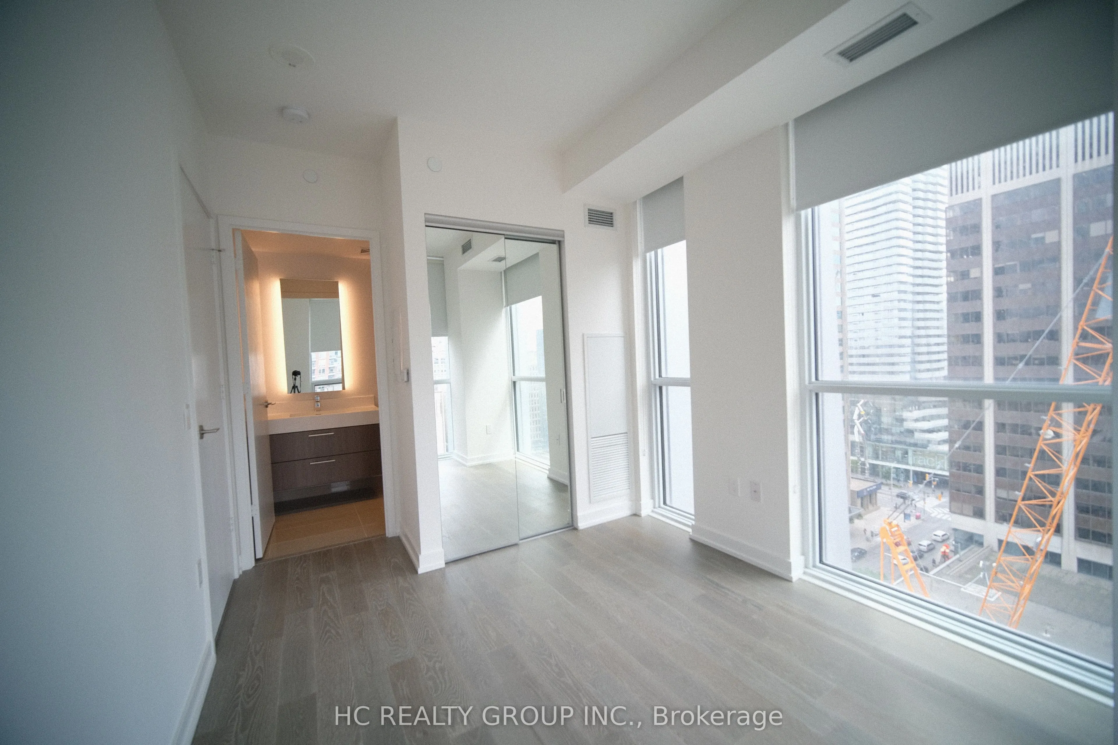 1 Yorkville Avenue, #1302