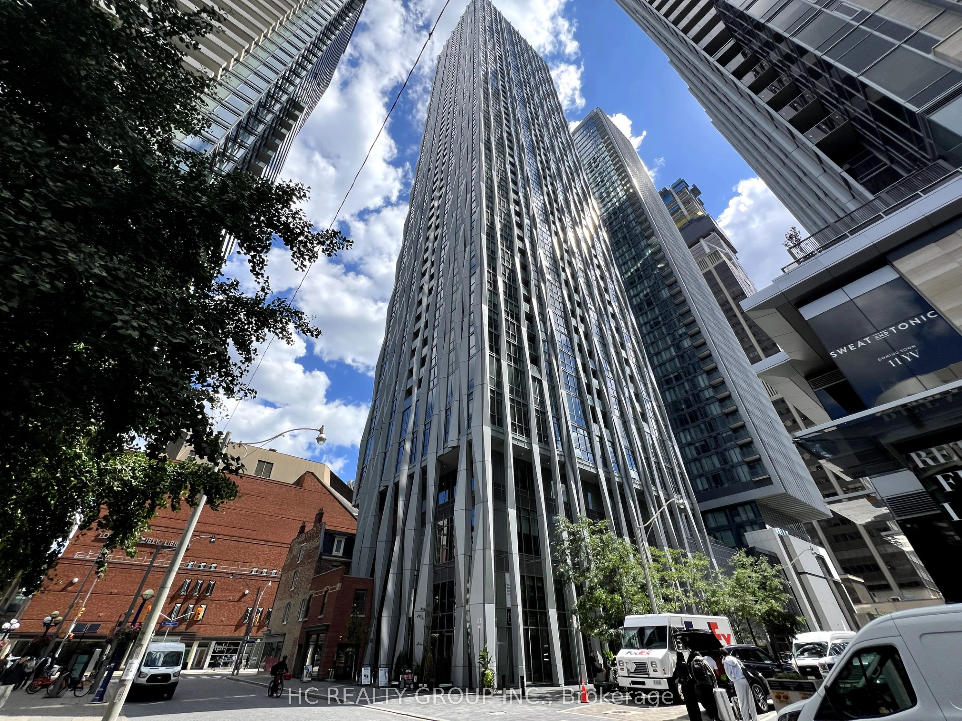 1 Yorkville Avenue, #1302
