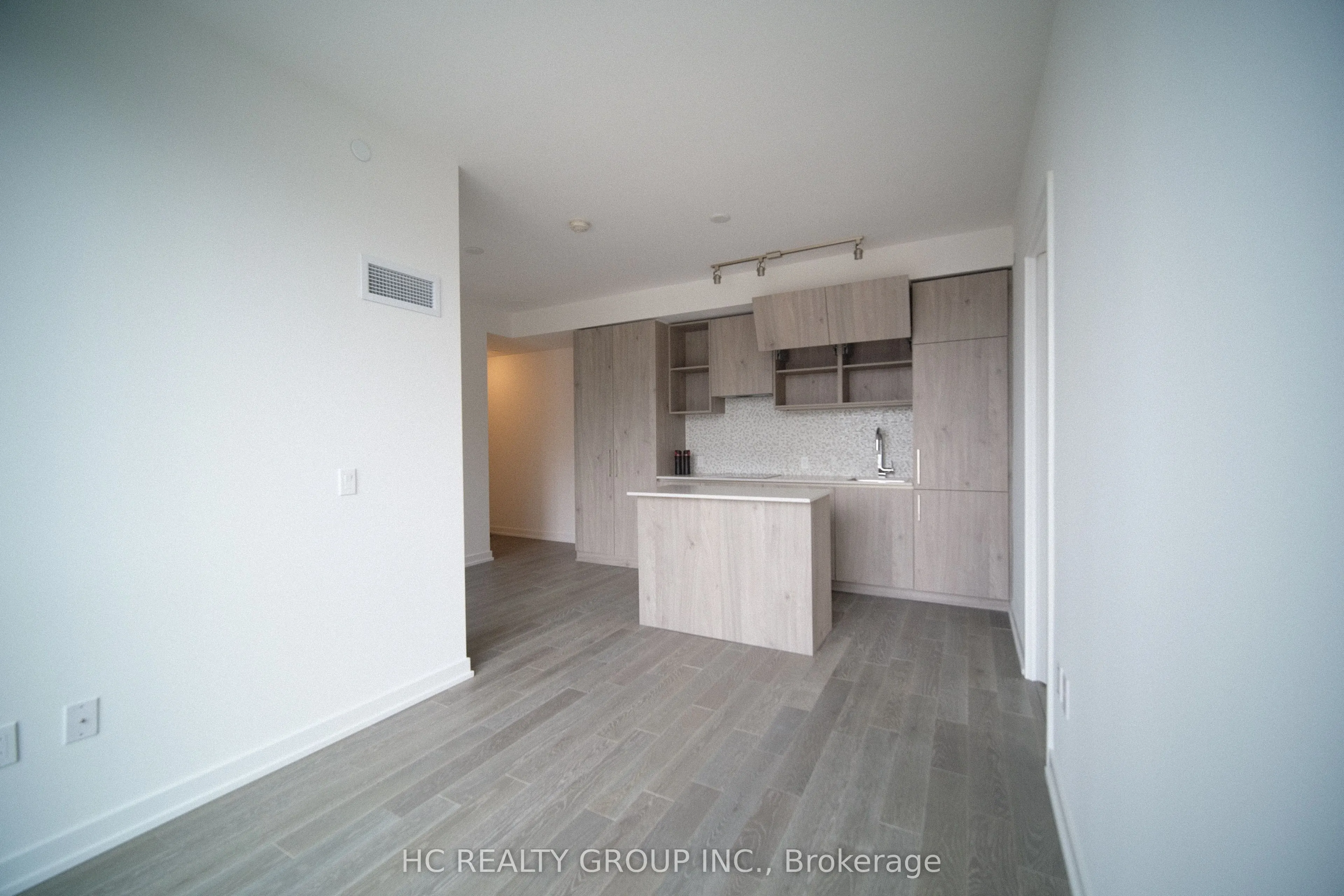 1 Yorkville Avenue, #1302
