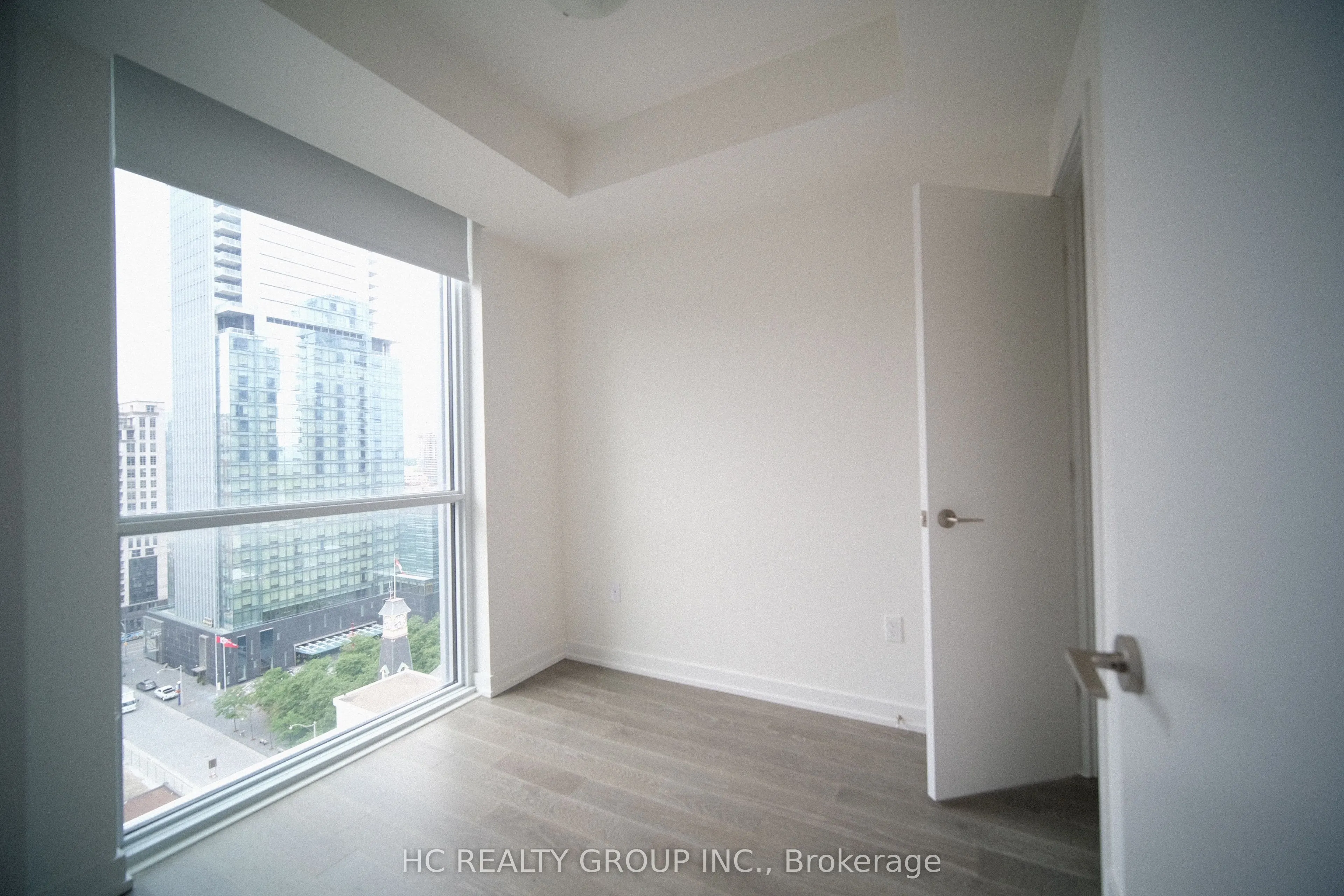 1 Yorkville Avenue, #1302