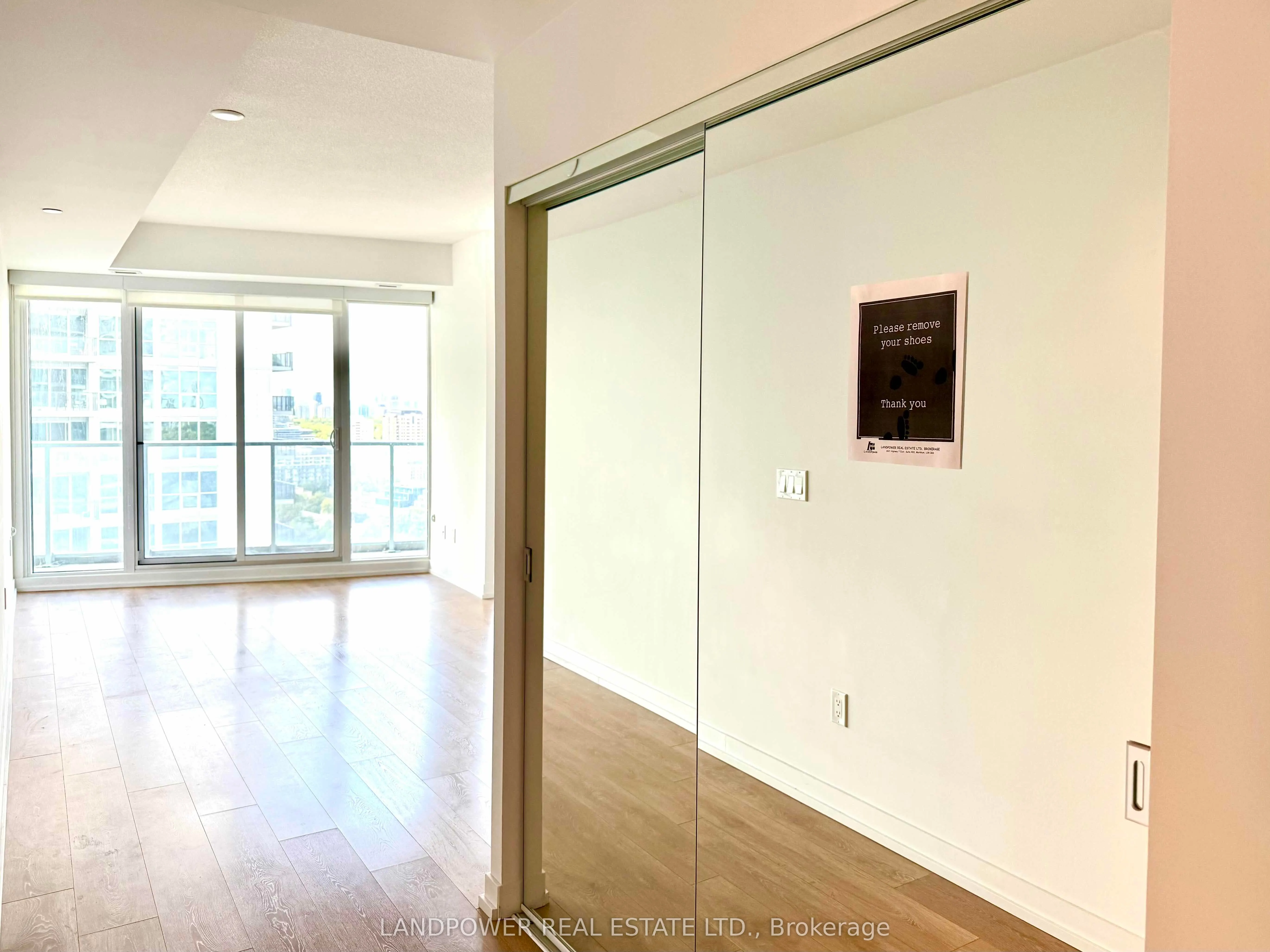115 McMahon Drive, #3502