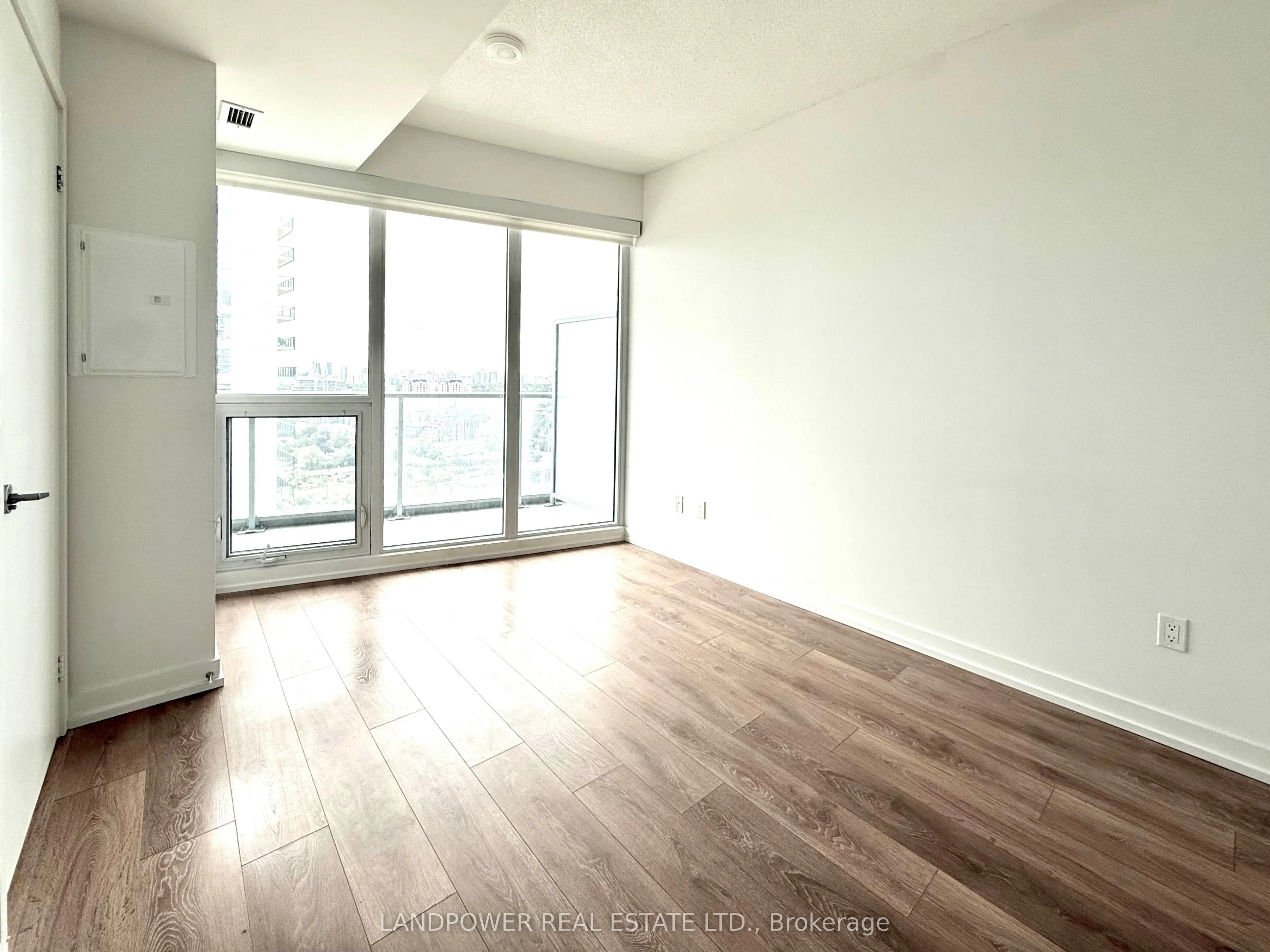 115 McMahon Drive, #3502
