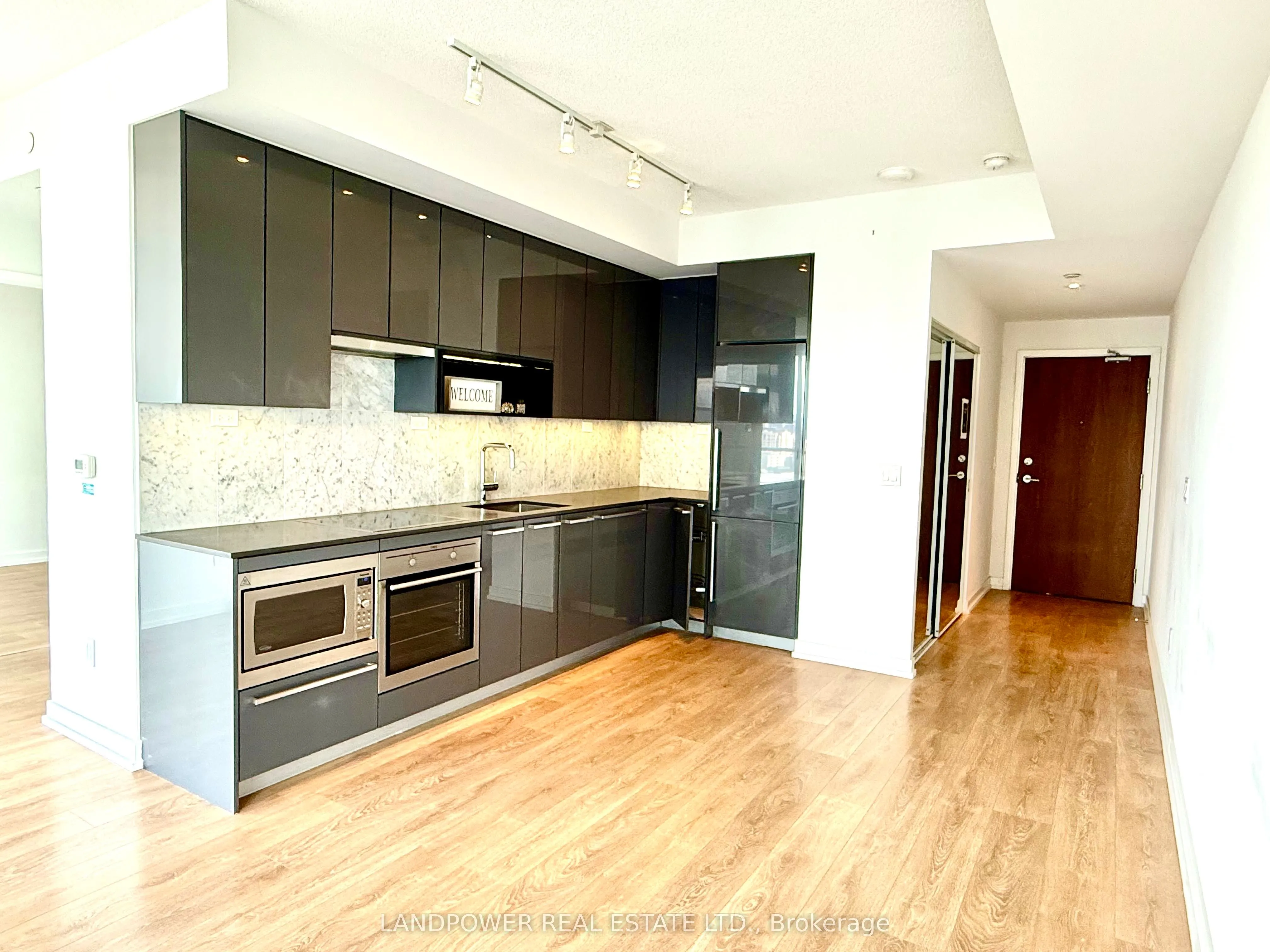 115 McMahon Drive, #3502