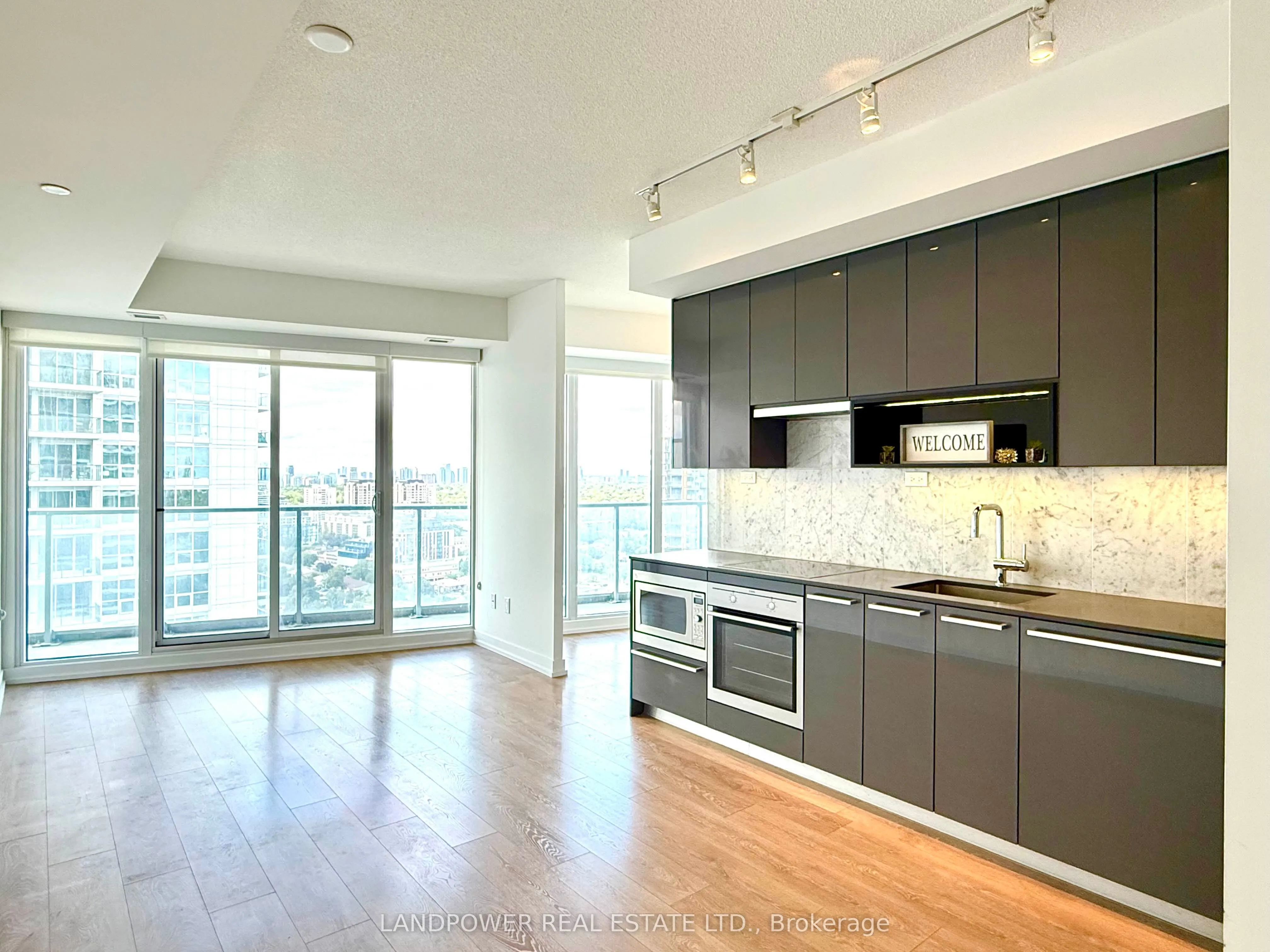 115 McMahon Drive, #3502