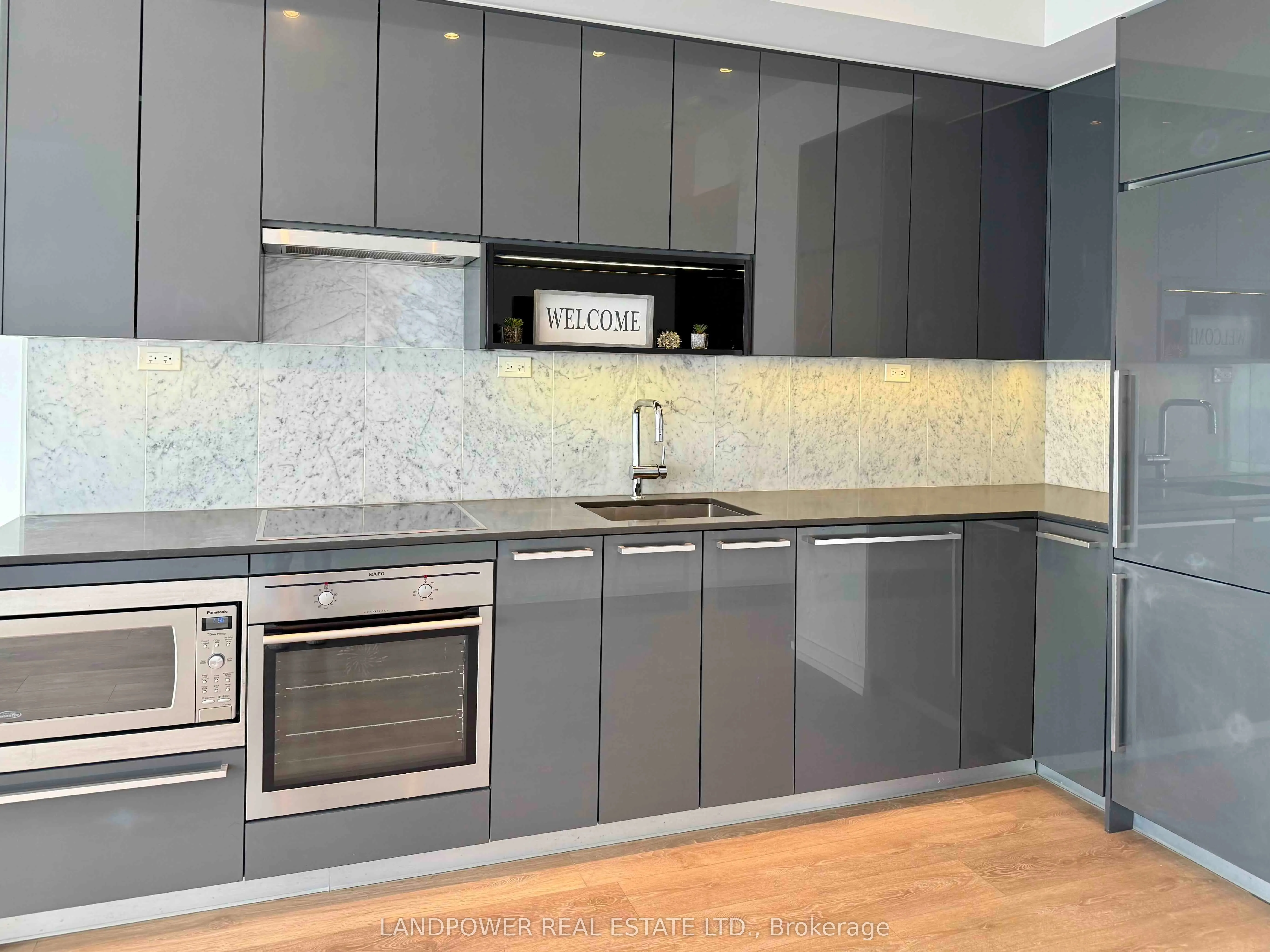 115 McMahon Drive, #3502