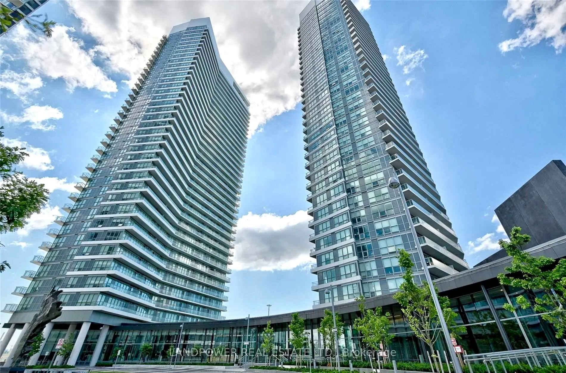 115 McMahon Drive, #3502