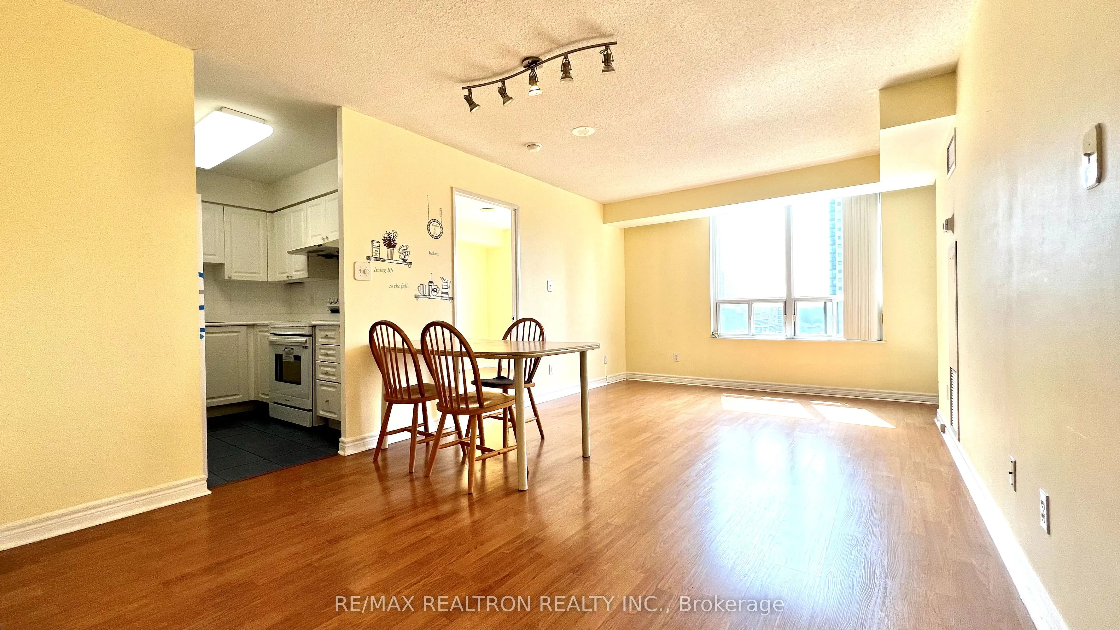 28 Empress Avenue, #1215