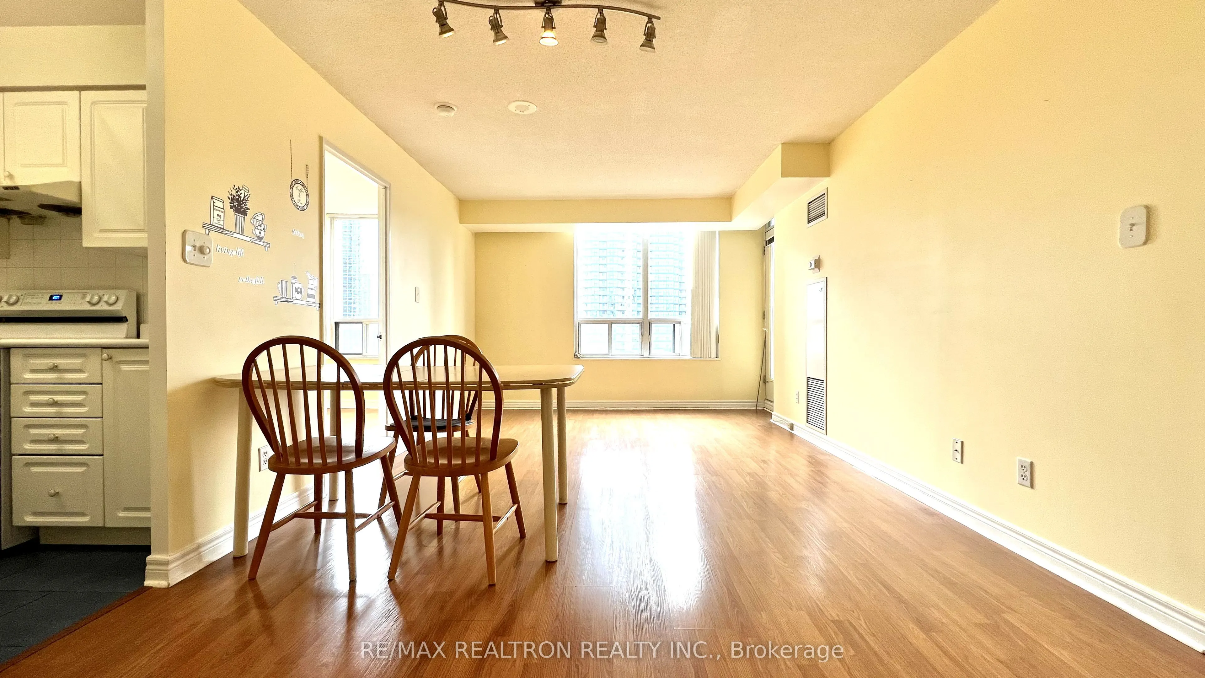 28 Empress Avenue, #1215