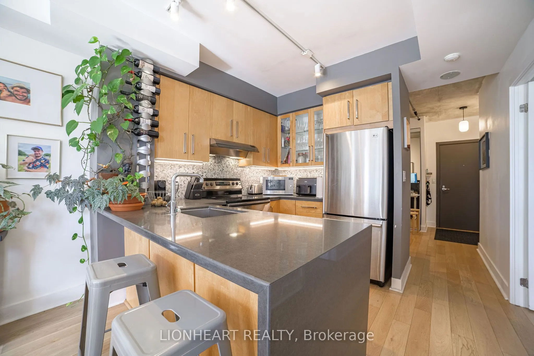 168 King Street, #610