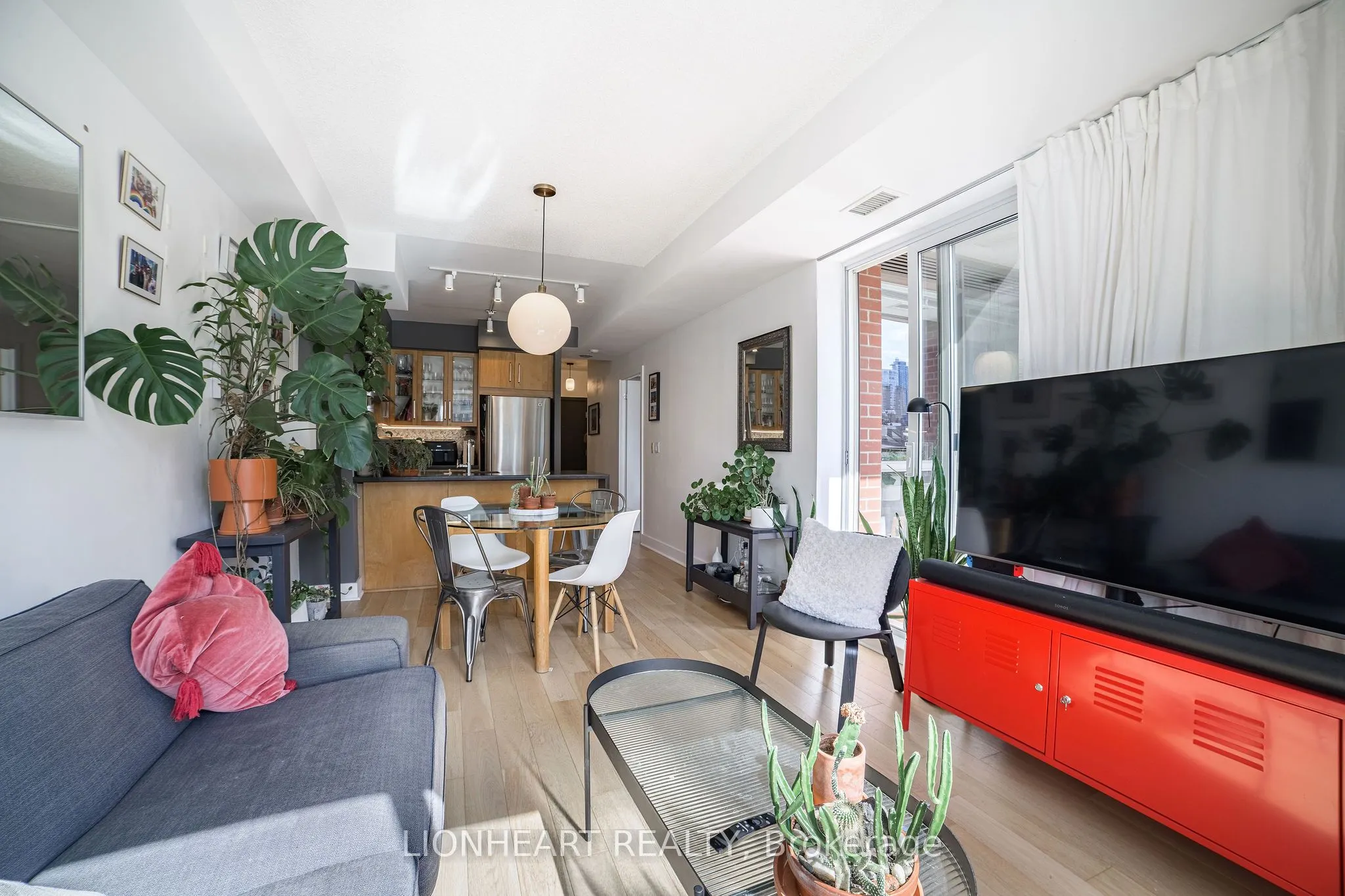168 King Street, #610