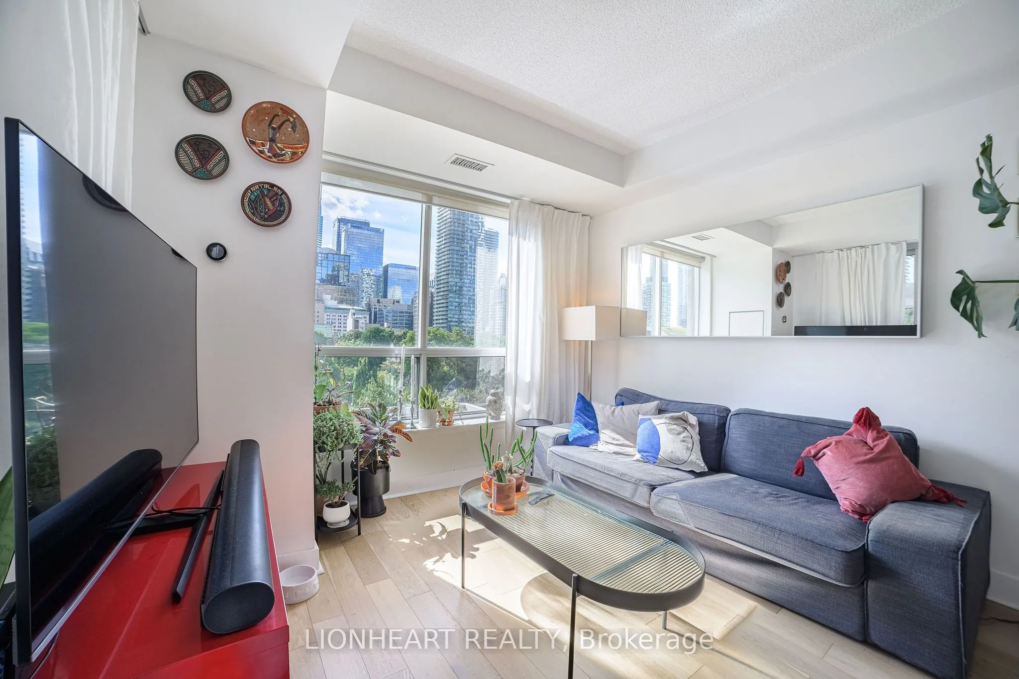 168 King Street, #610