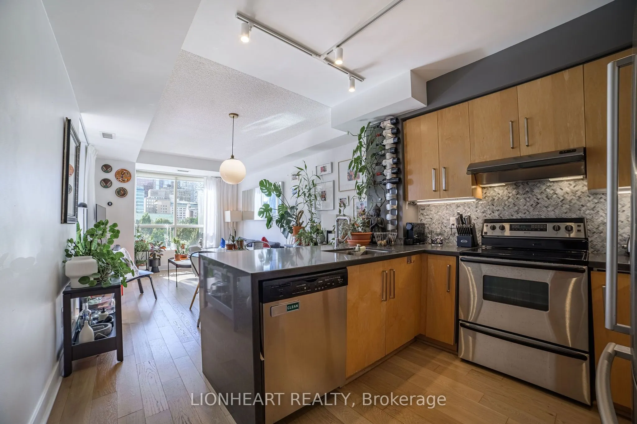 168 King Street, #610