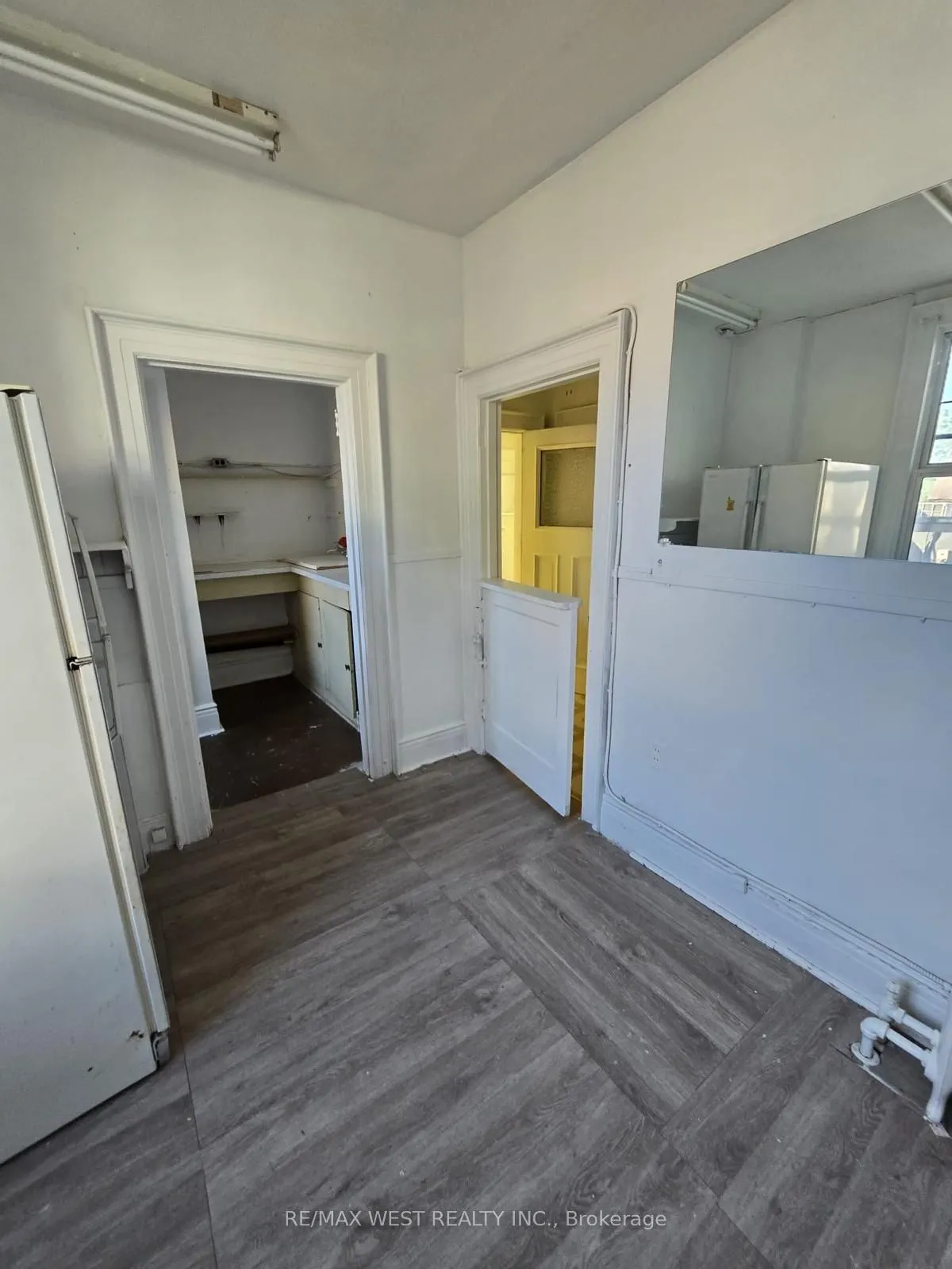 949 St Clair Avenue W, #2nd Flr