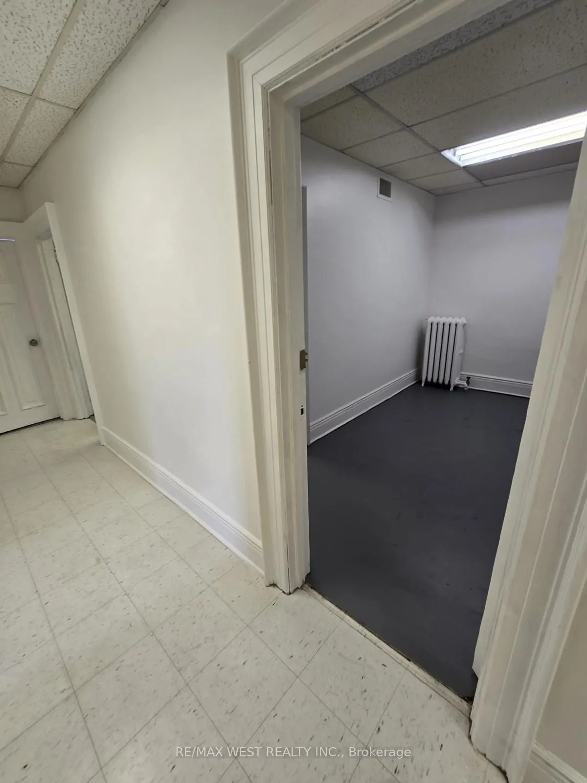 949 St Clair Avenue W, #2nd Flr
