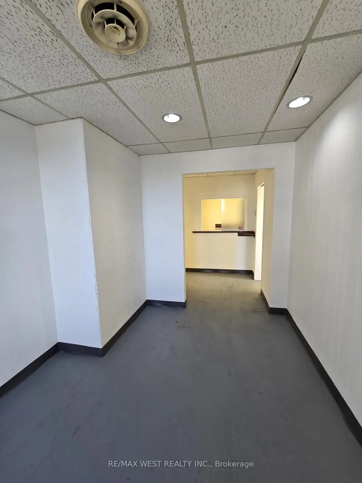 949 St Clair Avenue W, #2nd Flr