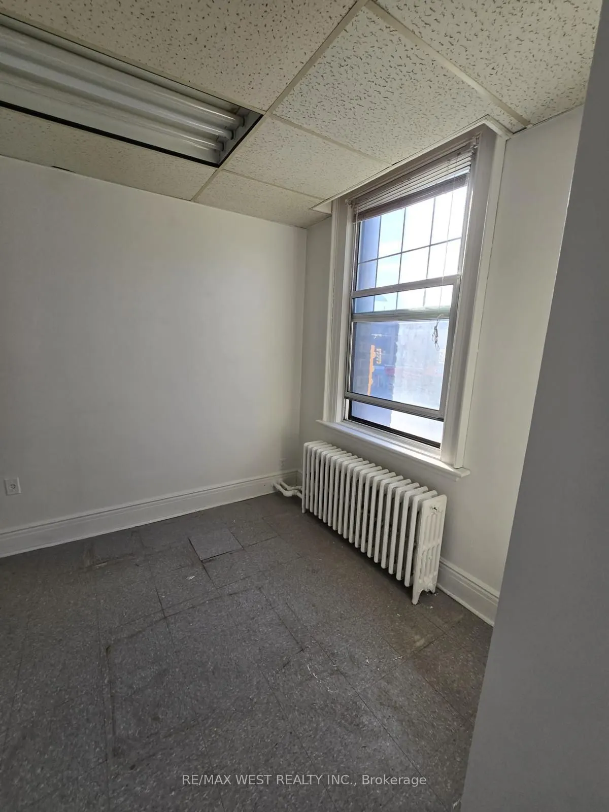 949 St Clair Avenue W, #2nd Flr