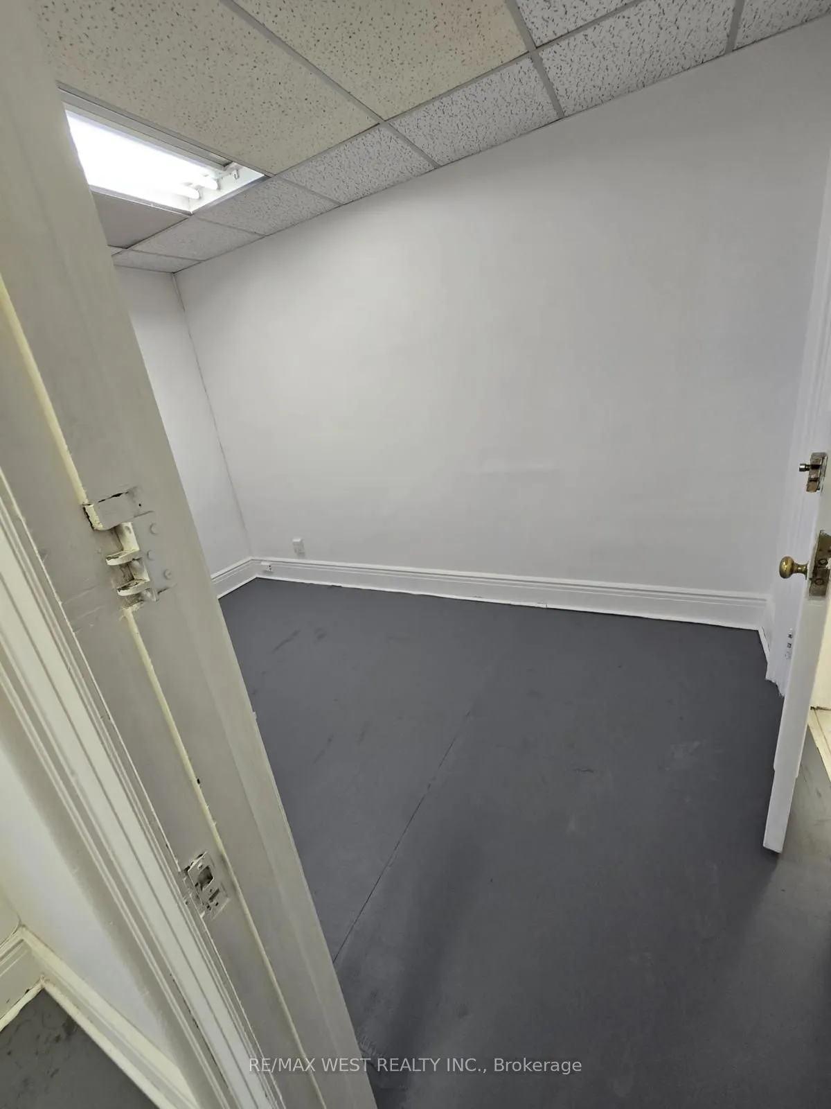 949 St Clair Avenue W, #2nd Flr