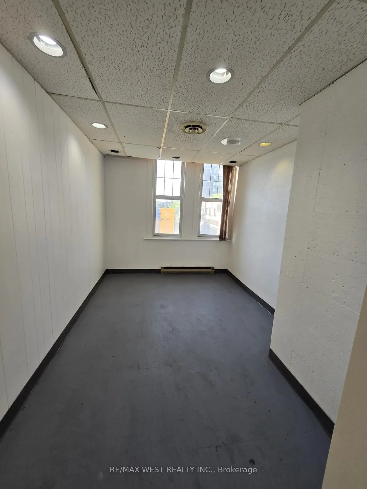 949 St Clair Avenue W, #2nd Flr