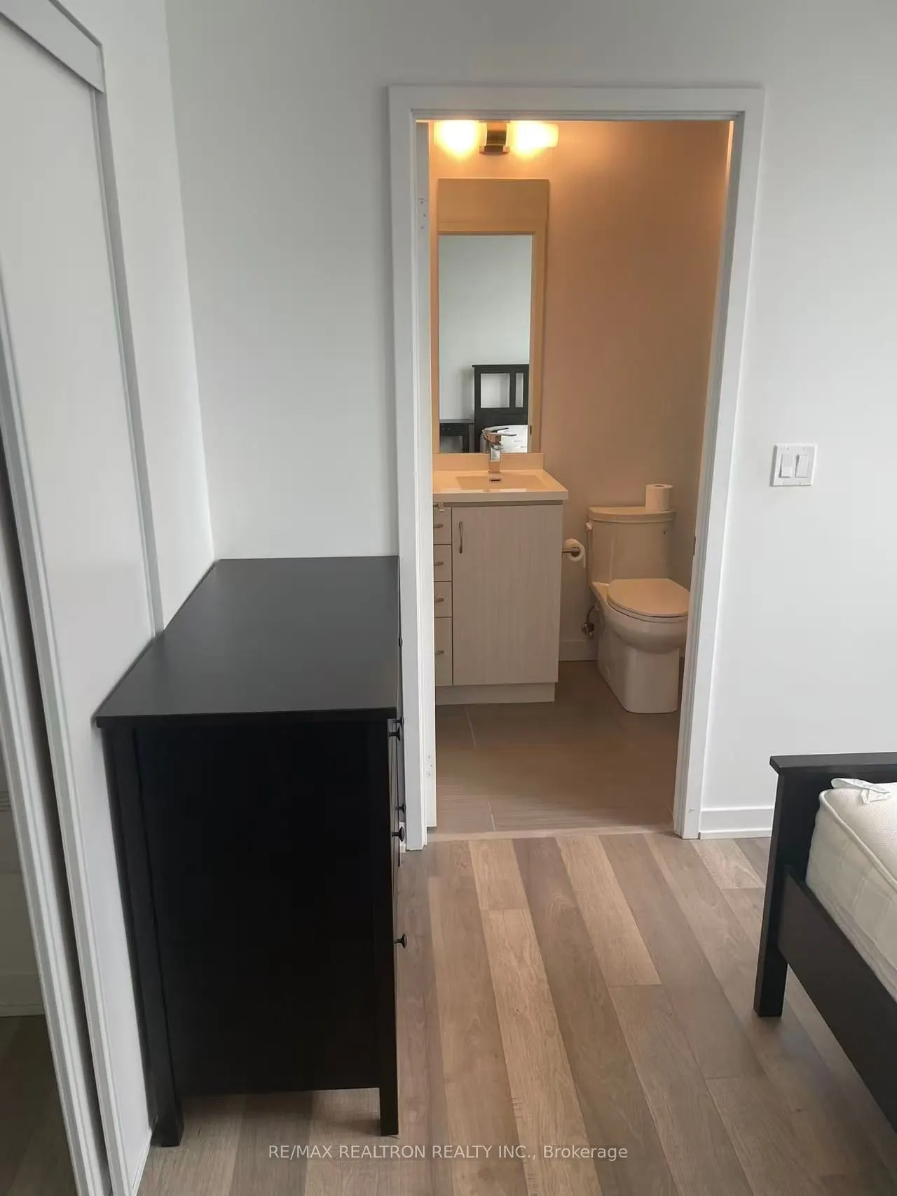 181 Huron Street, #903