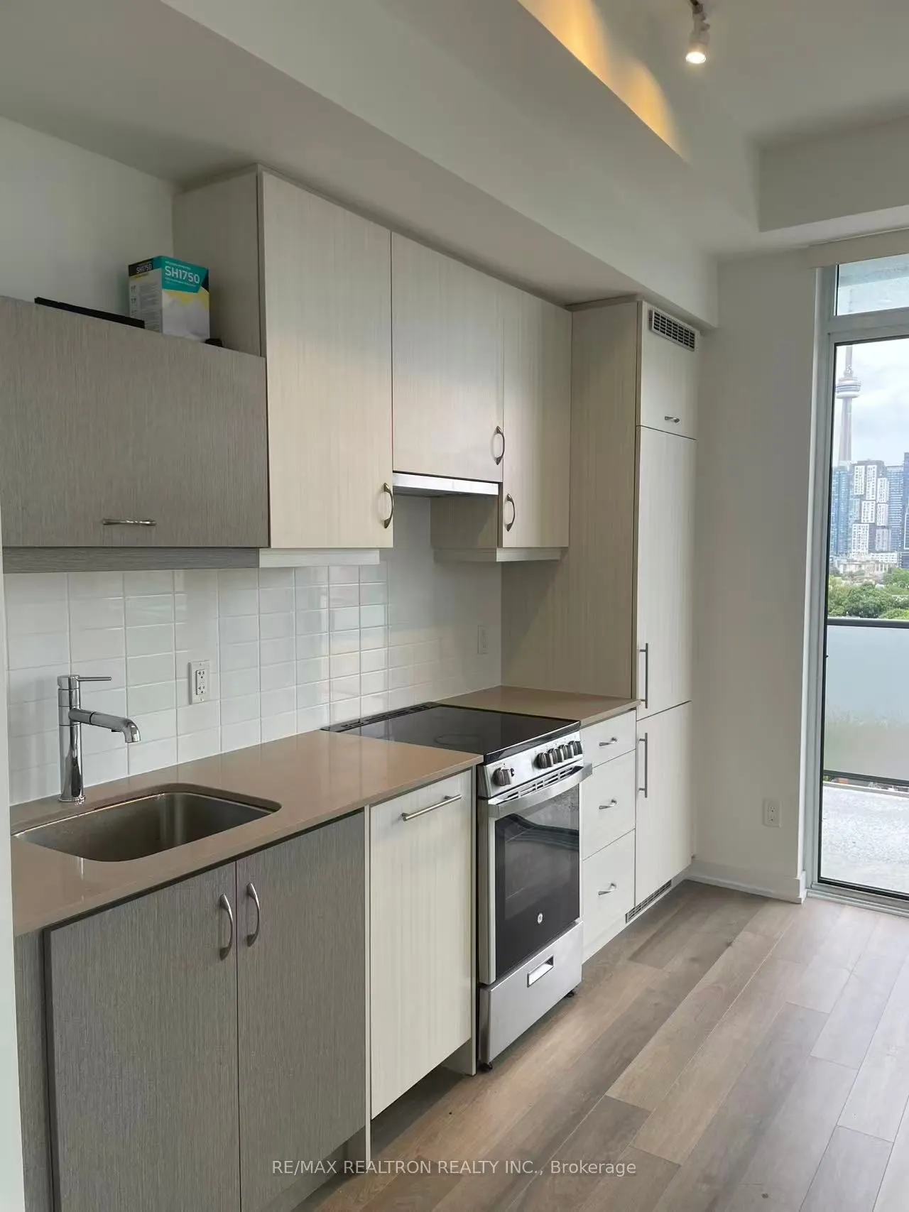 181 Huron Street, #903