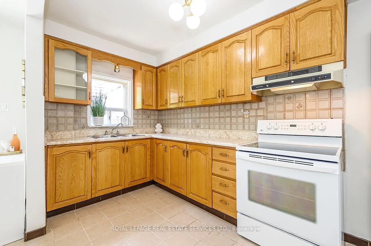393 Glenholme Avenue