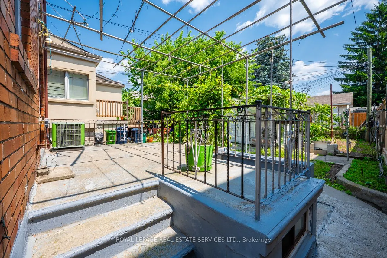 393 Glenholme Avenue