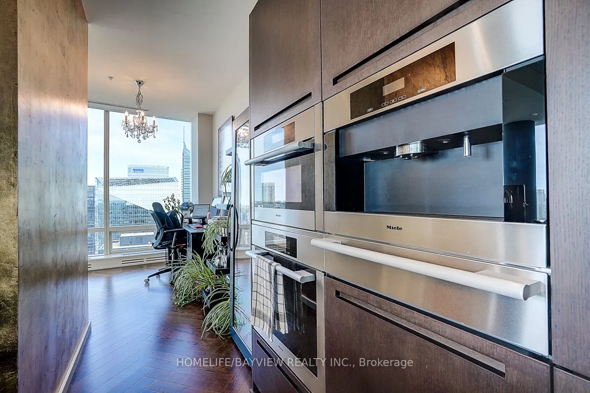 180 University Avenue, #5404