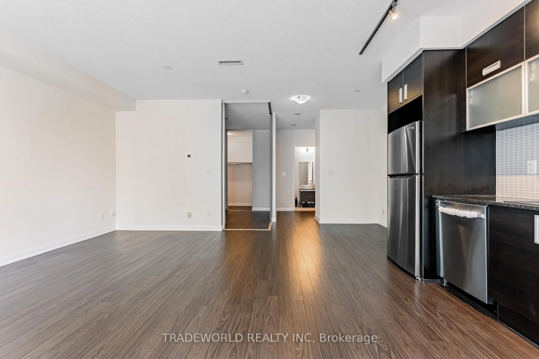 205 Frederick Street, #909