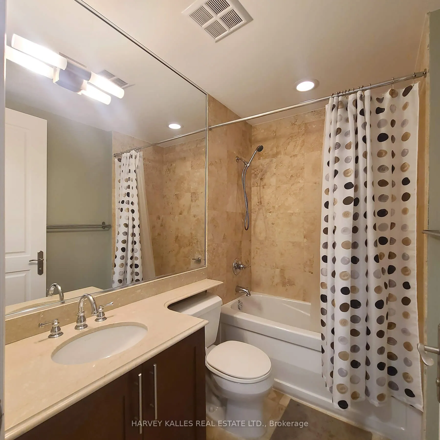 761 Bay Street, #4402