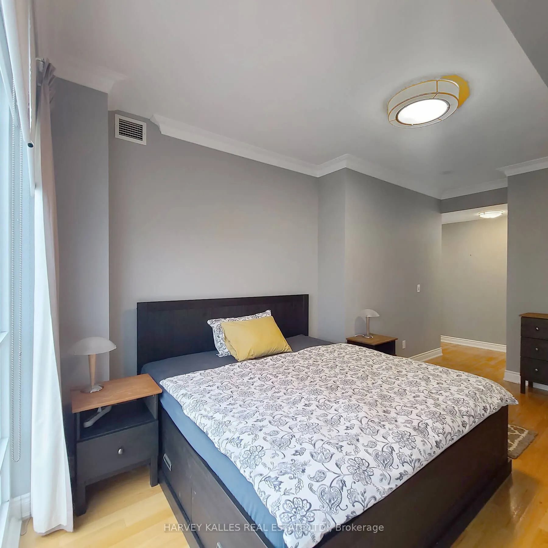 761 Bay Street, #4402