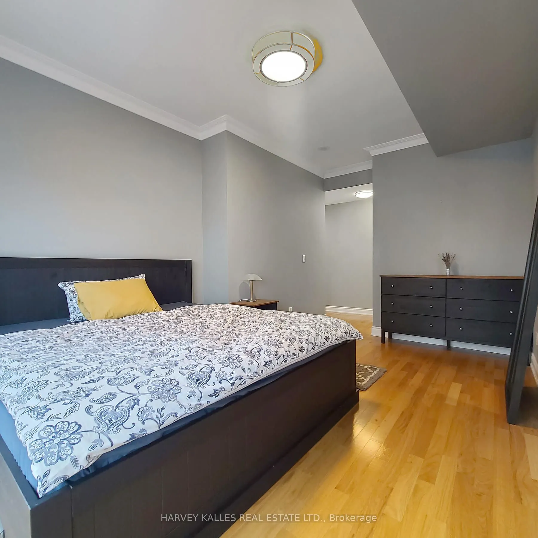 761 Bay Street, #4402