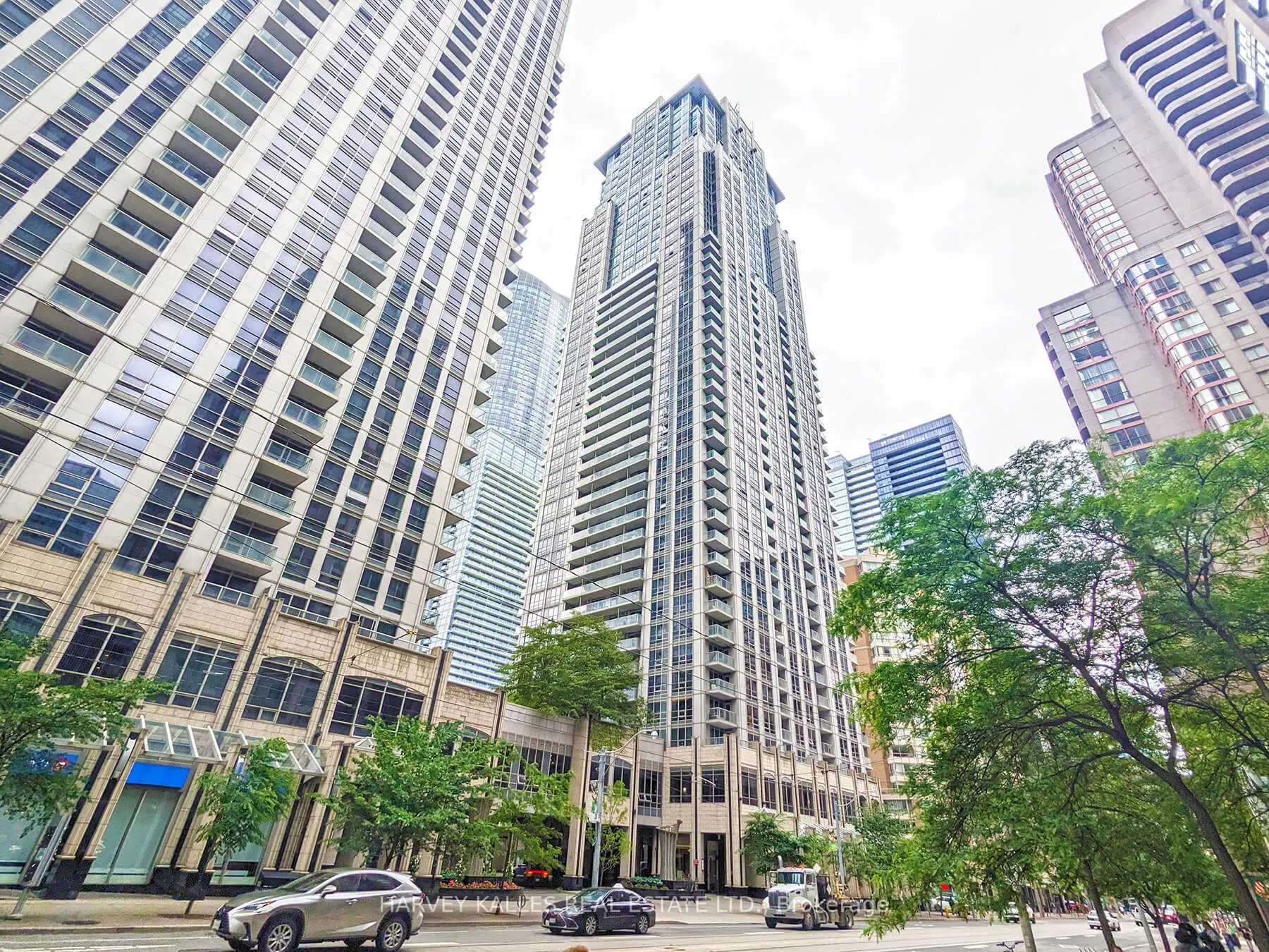 761 Bay Street, #4402