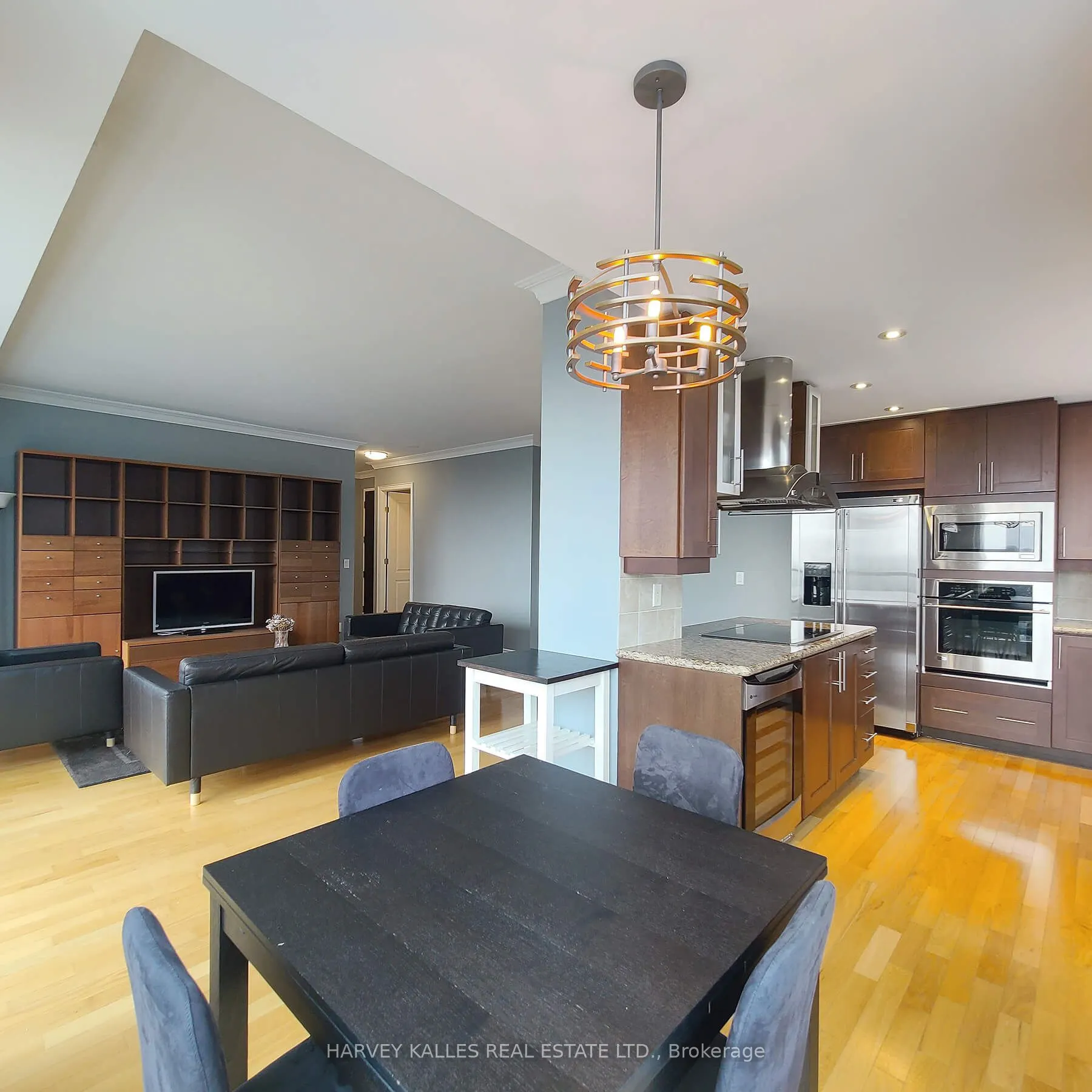 761 Bay Street, #4402