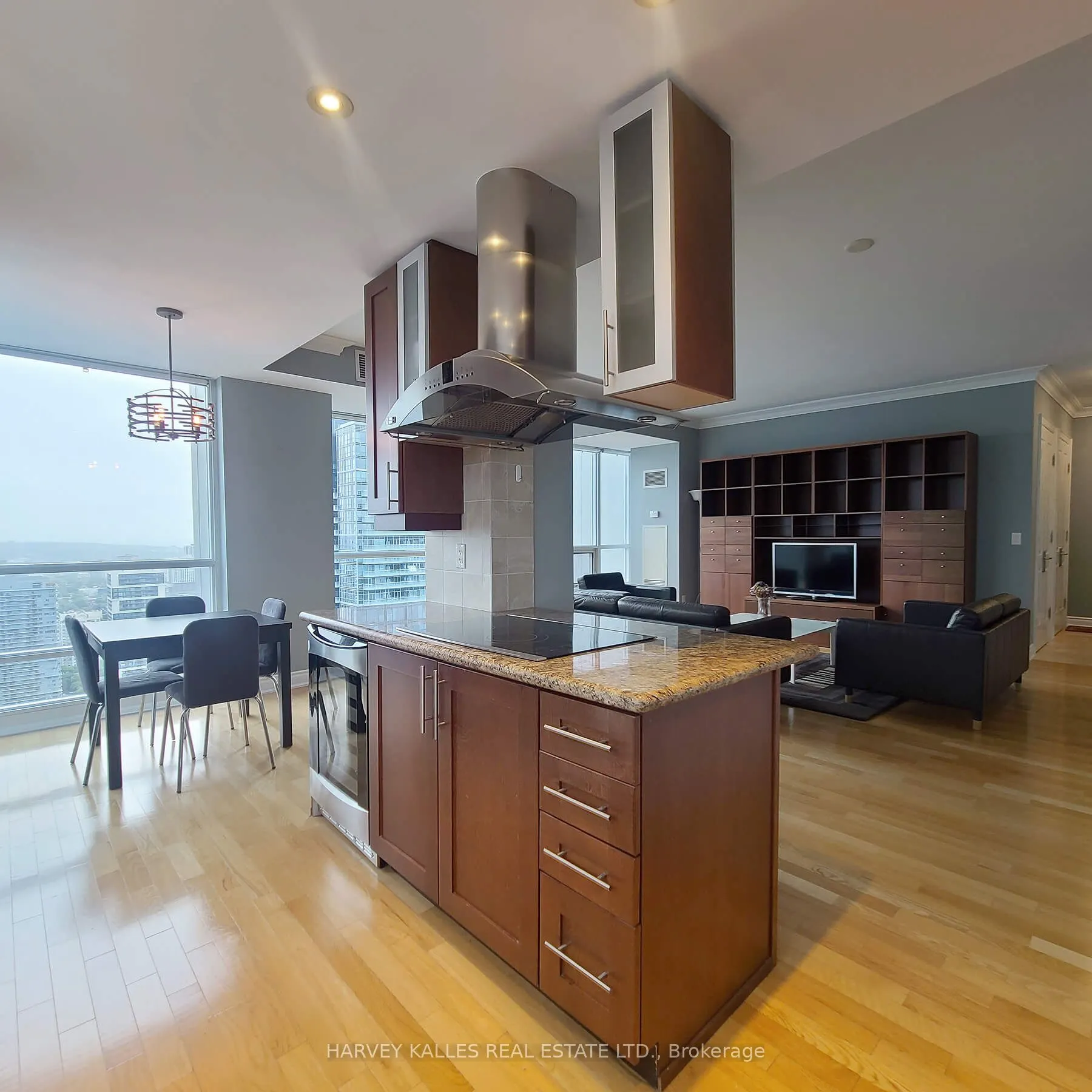 761 Bay Street, #4402