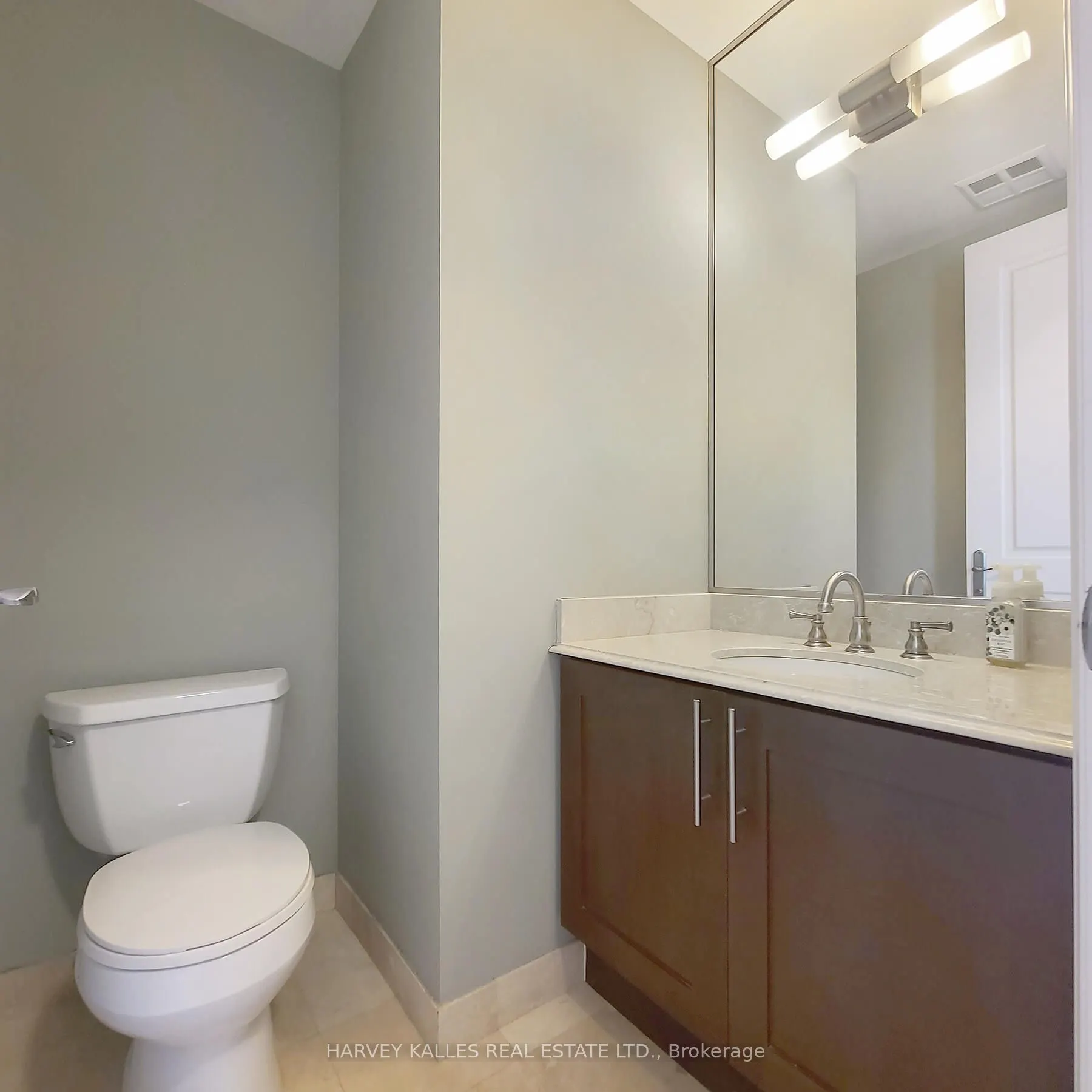 761 Bay Street, #4402