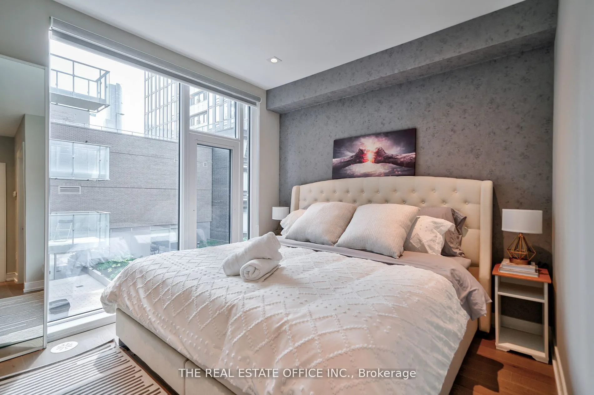 33 Dundonald Street S, #TH 2