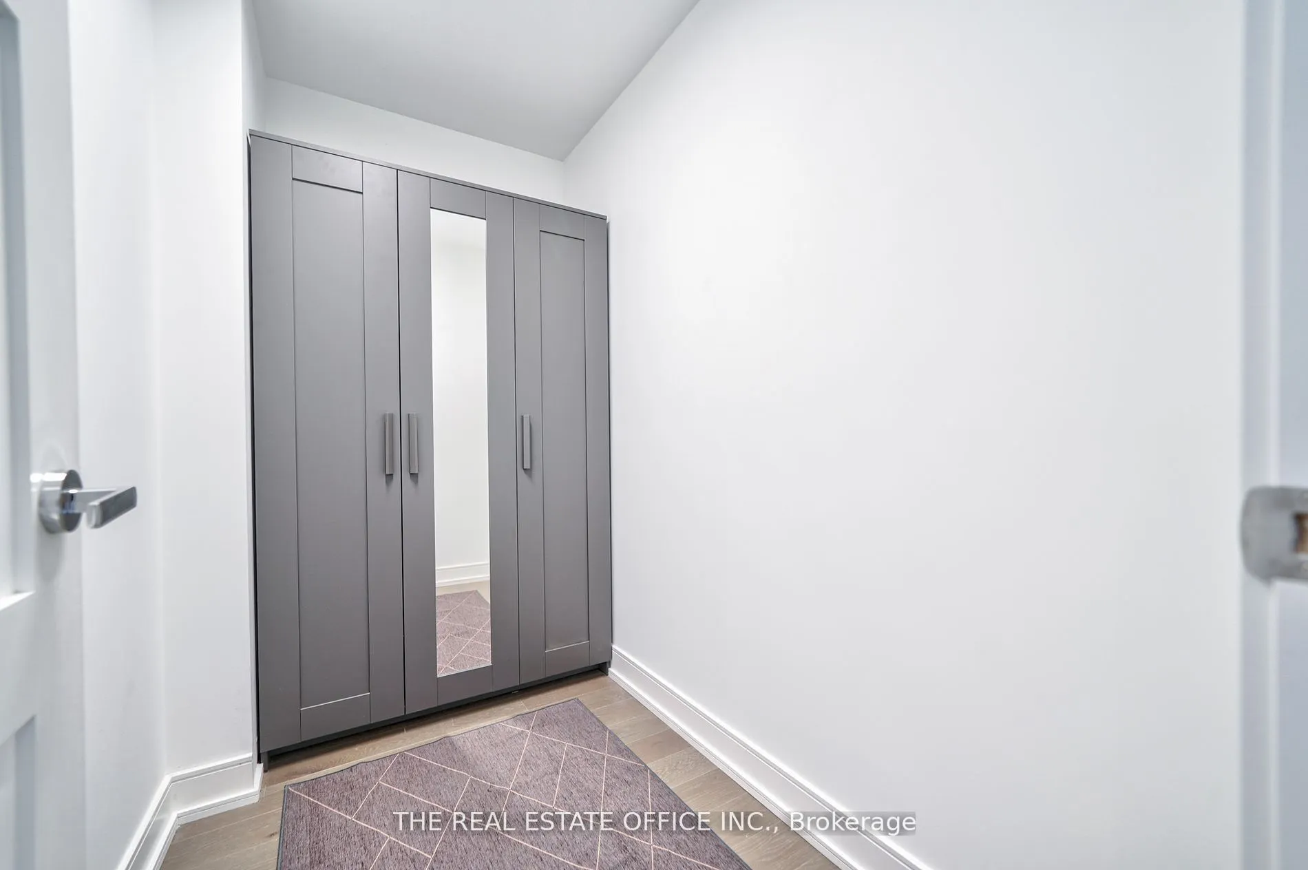 33 Dundonald Street S, #TH 2