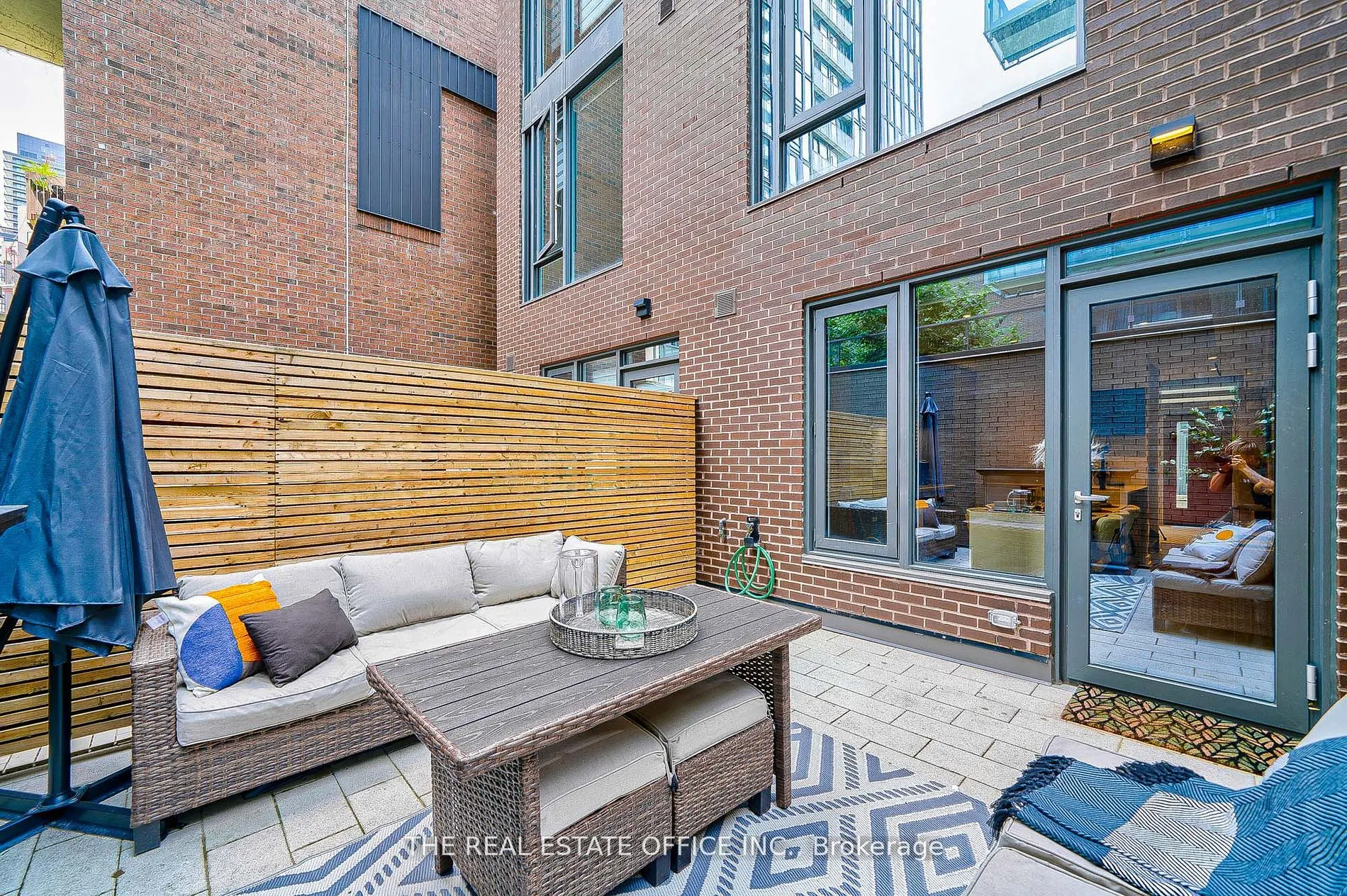 33 Dundonald Street S, #TH 2