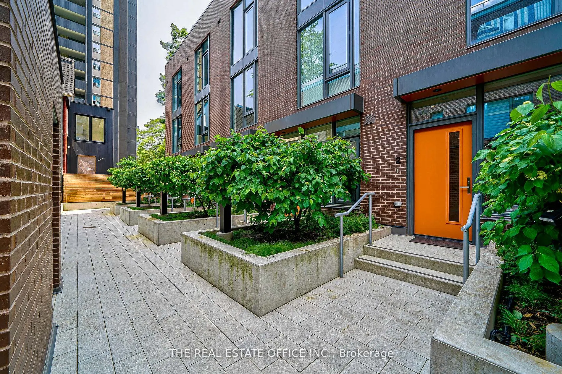 33 Dundonald Street S, #TH 2