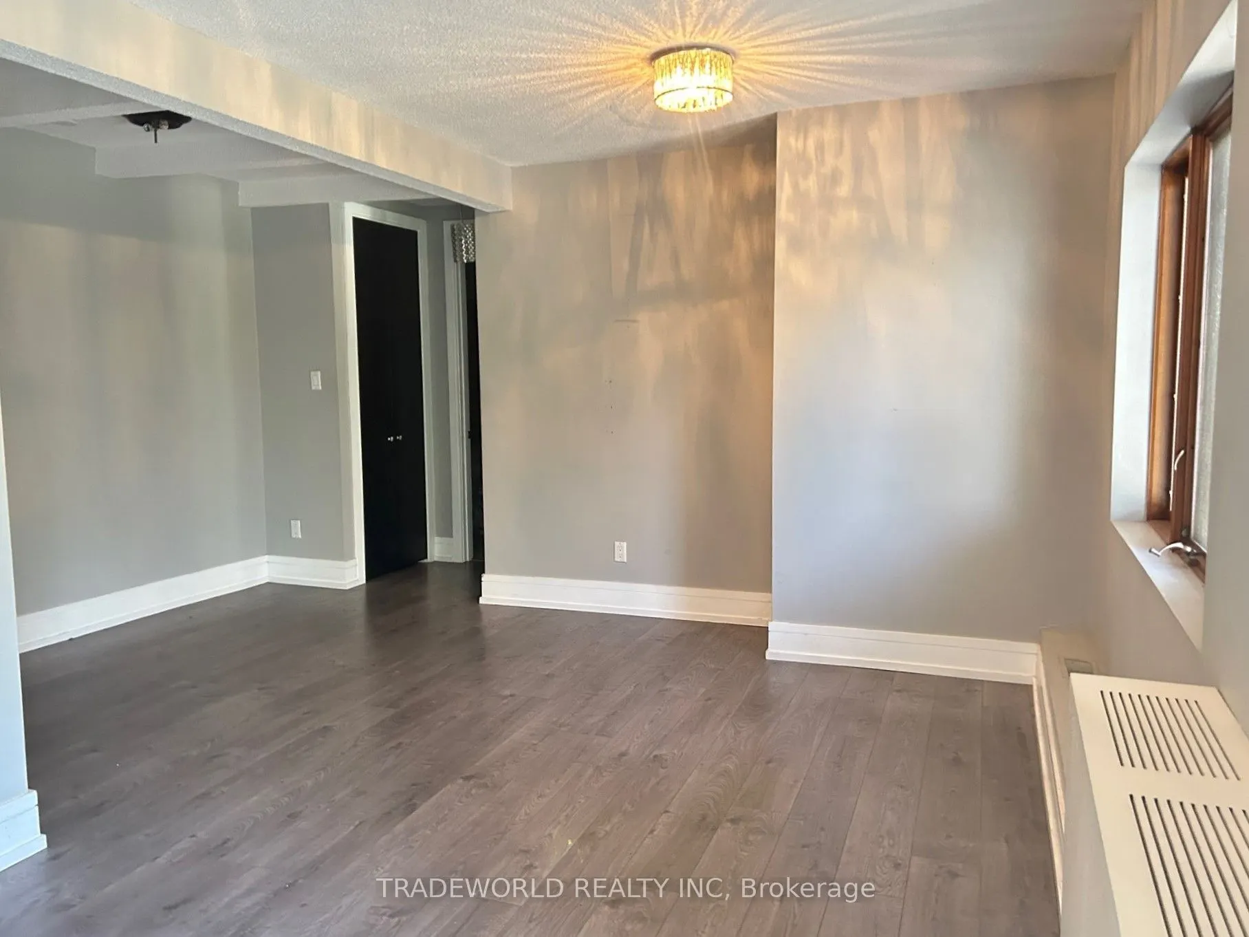 39 Oriole Parkway, #4